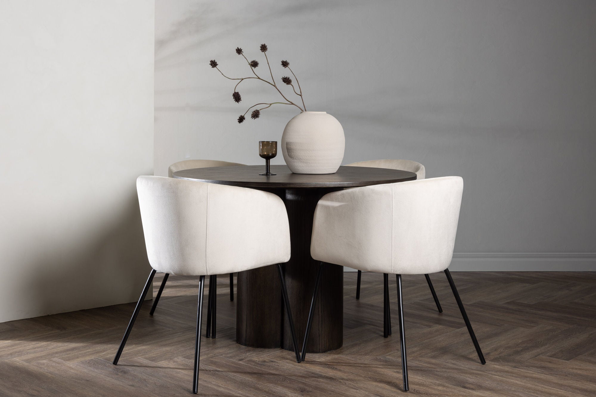 Venture Home OliviaDiningbord-Mocca/MoccaVeneer+Beritstol-Black/BeigeVelvet_4