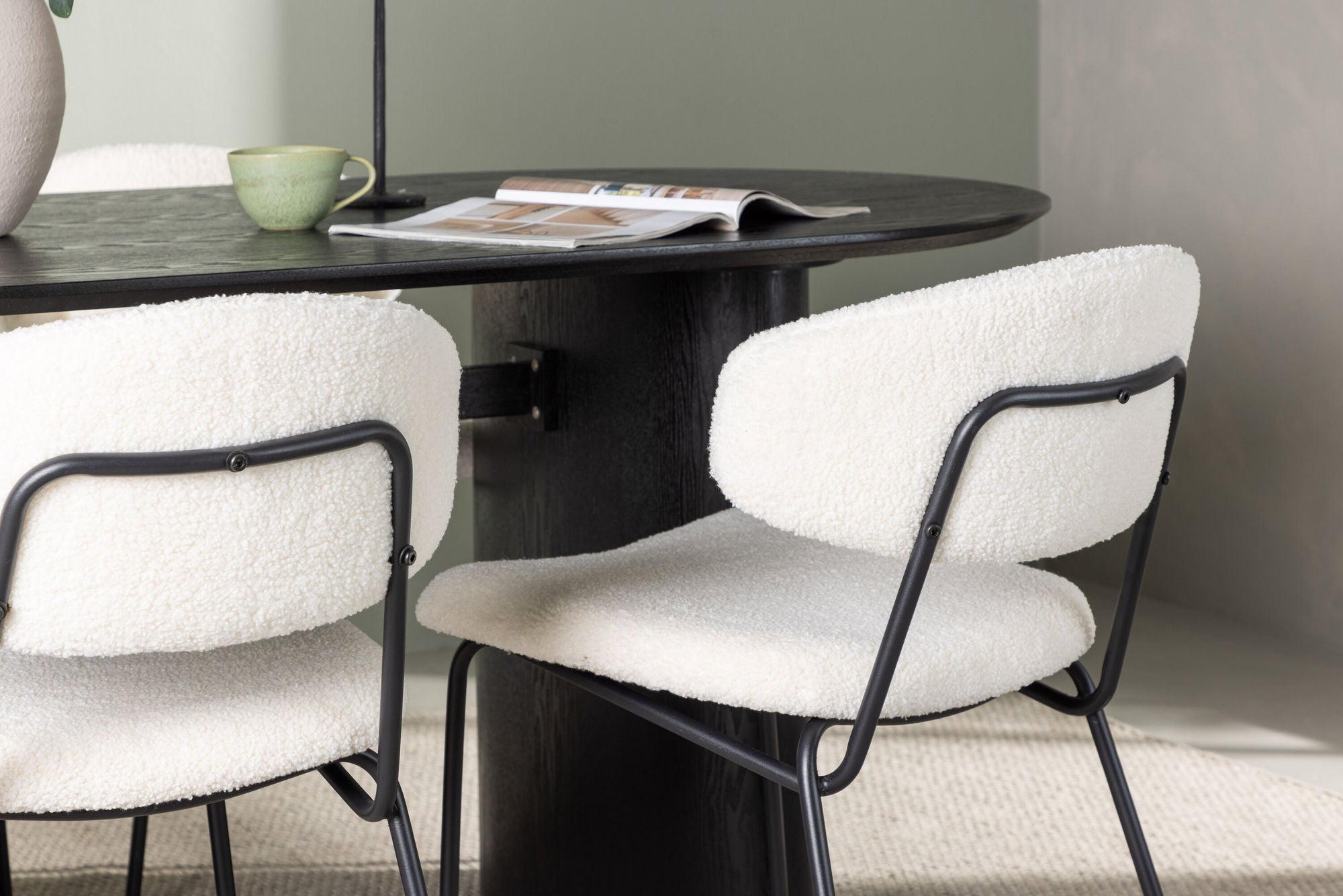 Venture Home Isolde spisebord 180*75 - Black / Black MDF +Chico Spisebordsstol - Black / White Boucle _4