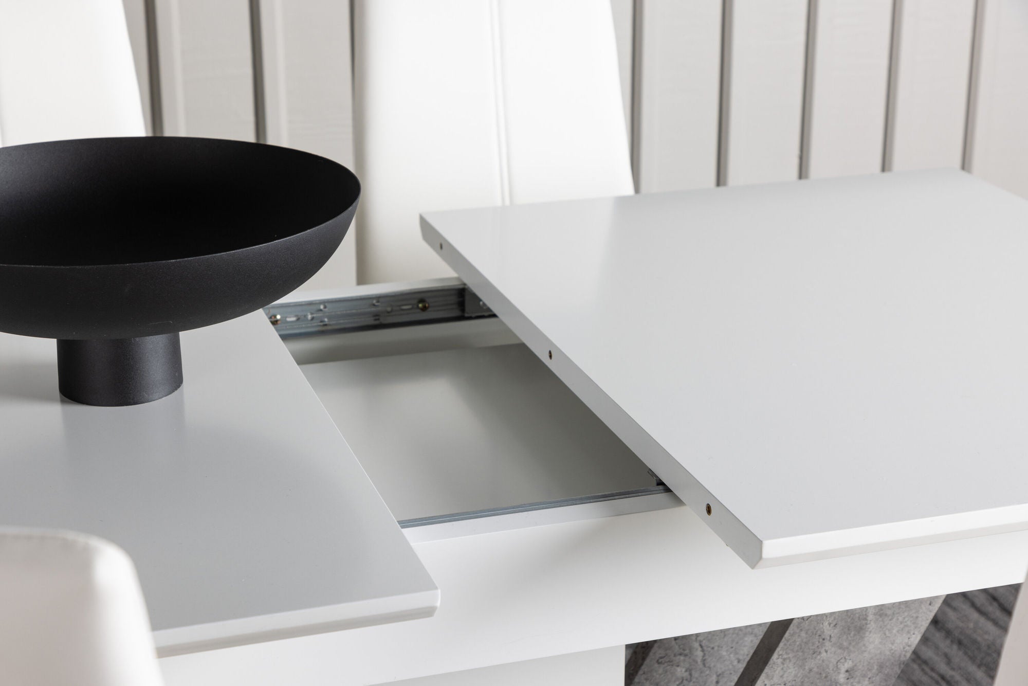 Venture Home Disa spisebord 120/160*80 - White / Grey MDF +Pastill Spisebordsstol - Silver / White PU _4