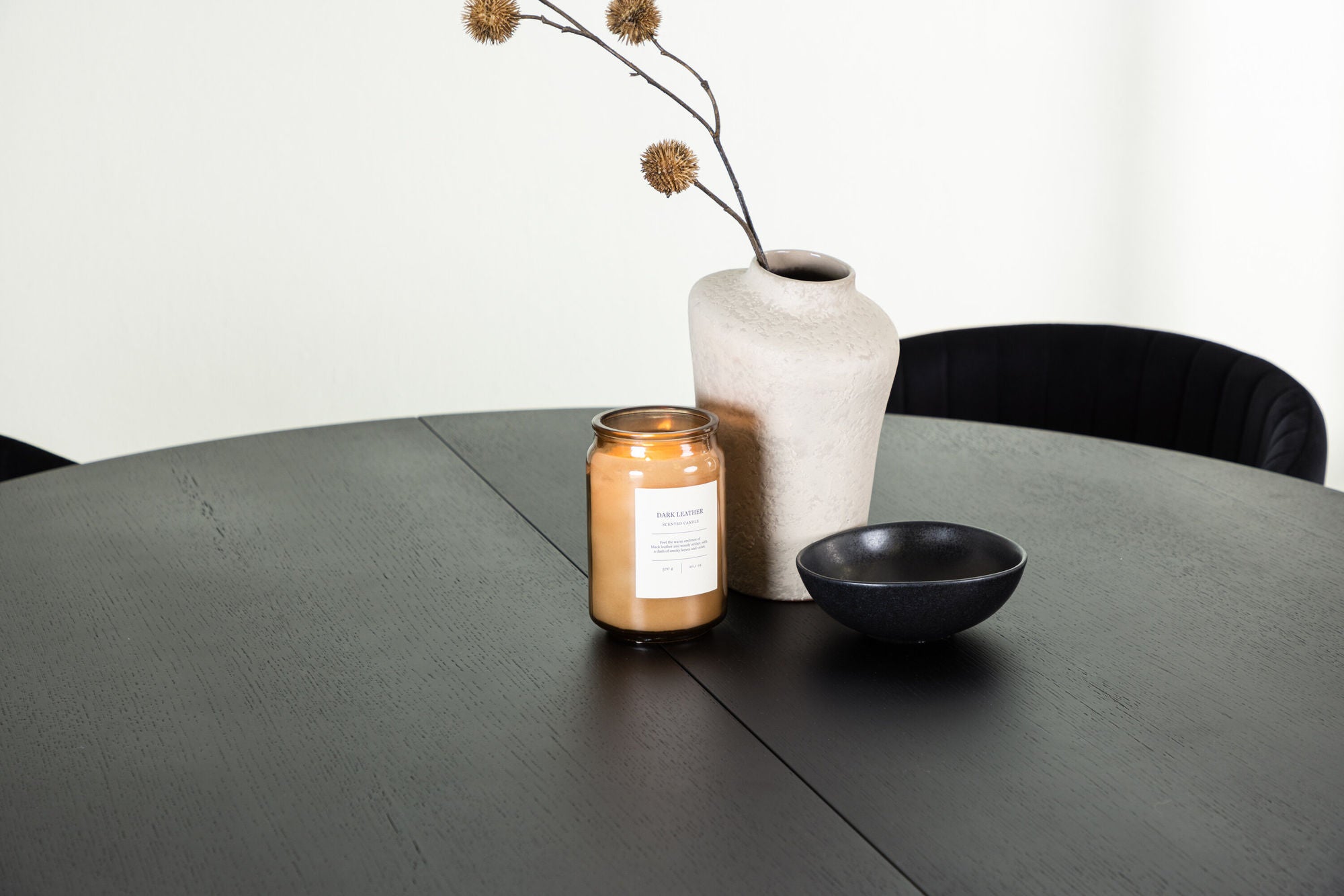 Venture Home Matilda spisebord φ130 - Black / Black MDF with veneer +Selma Spisebordsstol - Black / Black Velvet _4