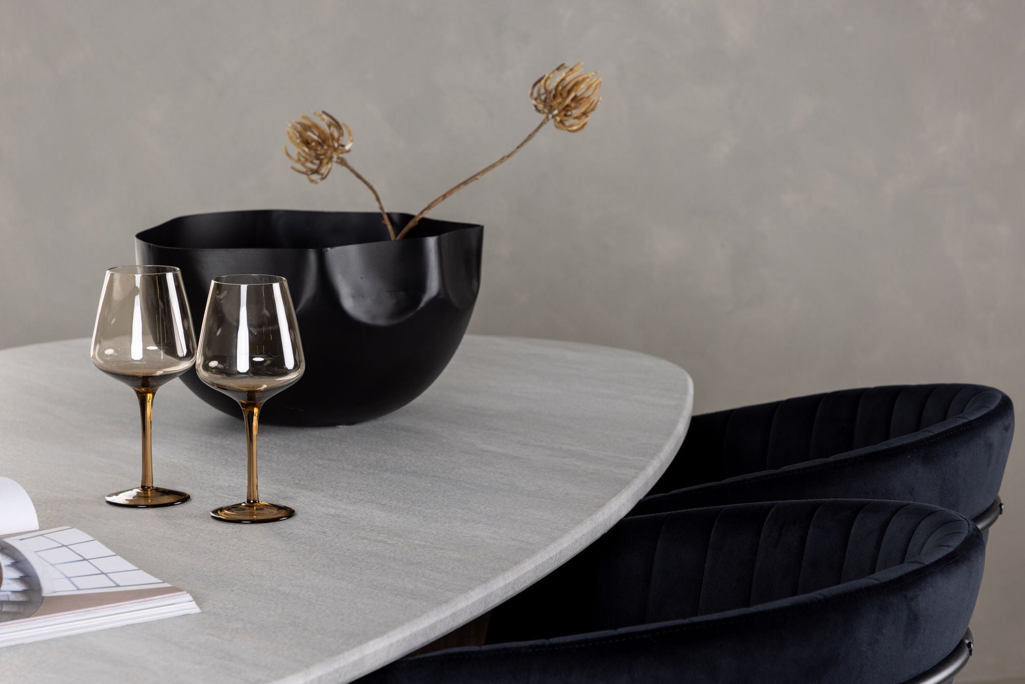 Venture Home Grönvik spisebord 180*75 - Mocca / Offwhite Concretelook MDF +Selma Spisebordsstol - Black / Black Velvet _4