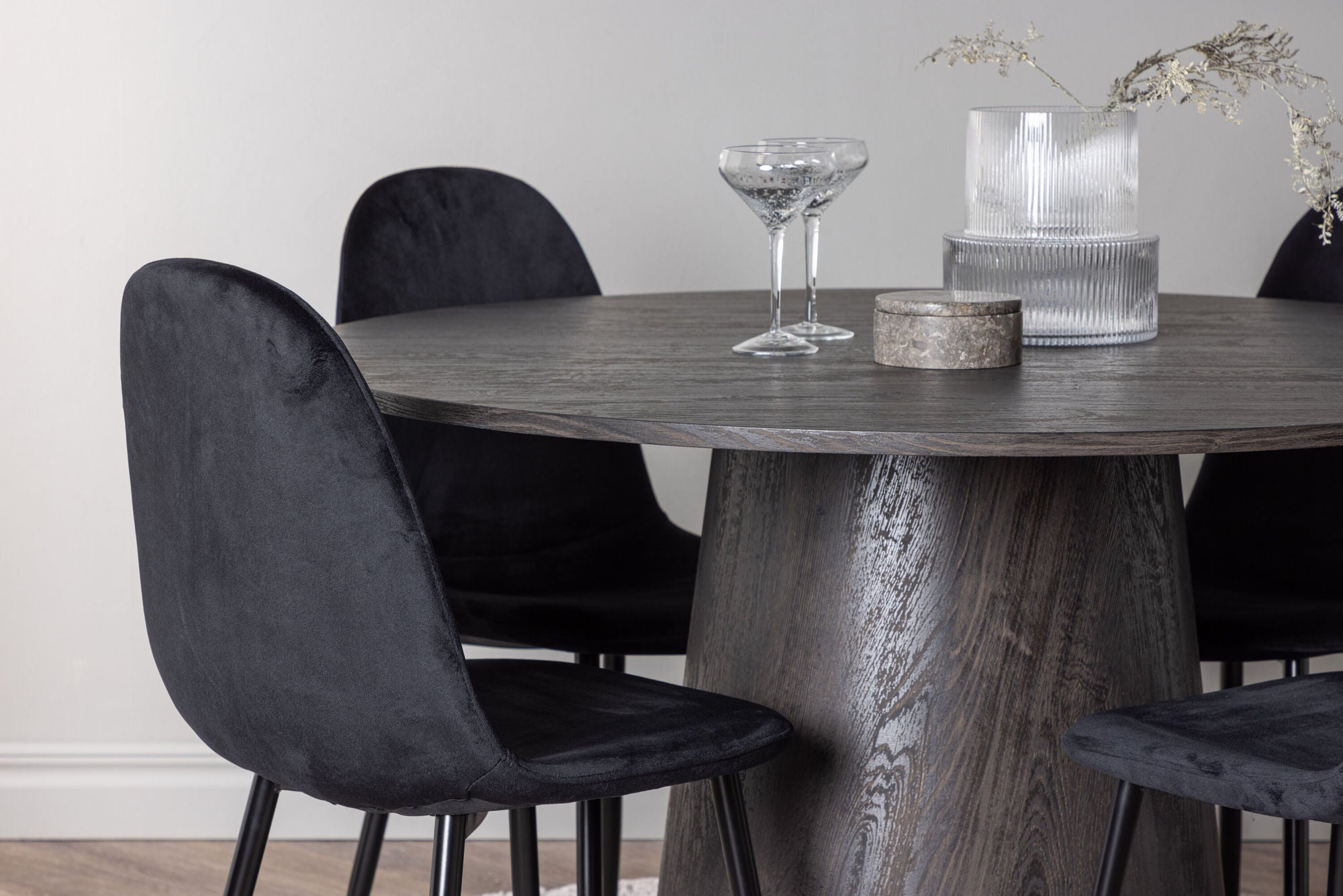 Venture Home Lanzo spisebord φ120 - Mocca/Mocca +Polar Spisebordsstol - Black legs / Black Velvet _4