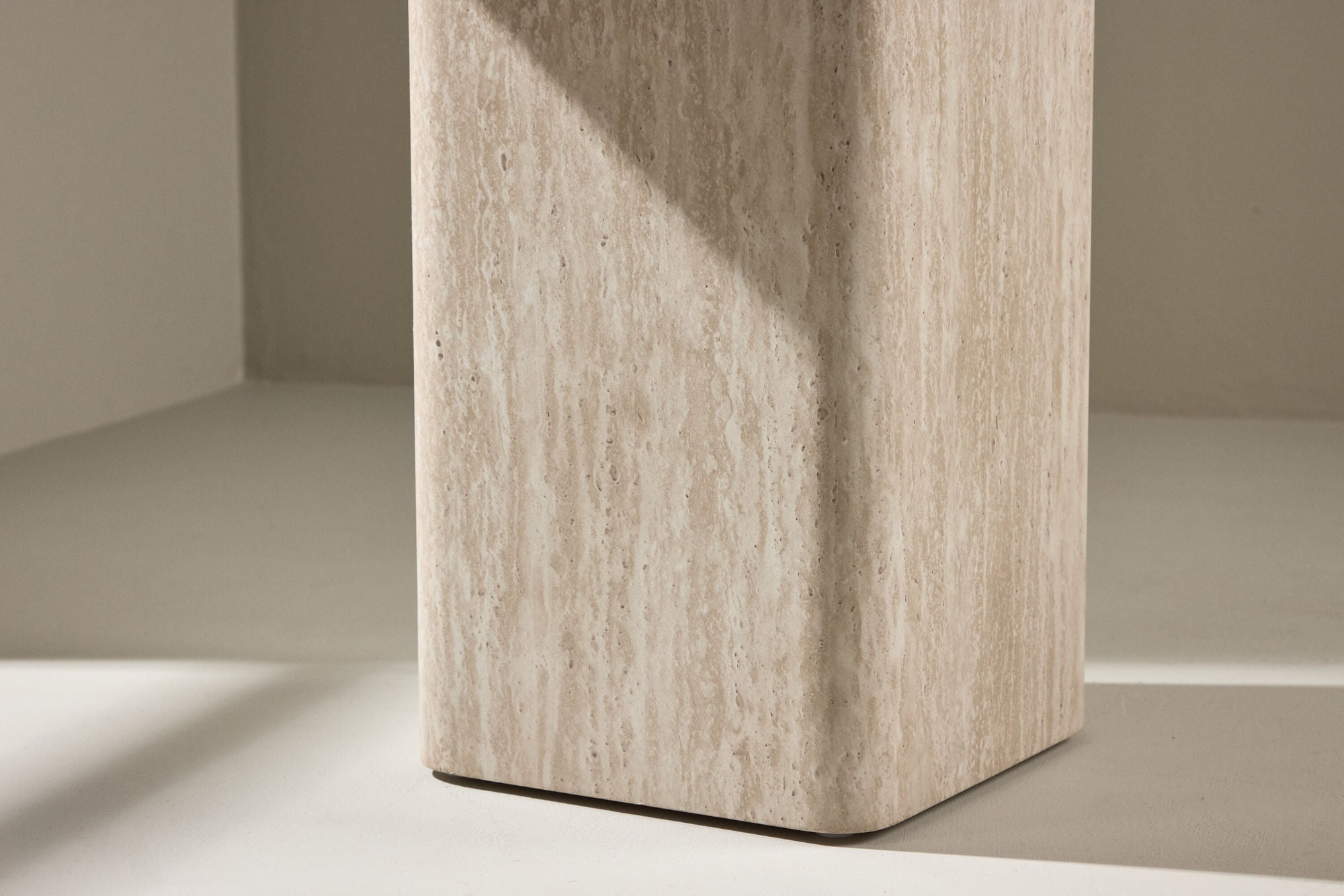 Venture Home Qvart Sofa bord 50x50x56 cm - Travertinelook