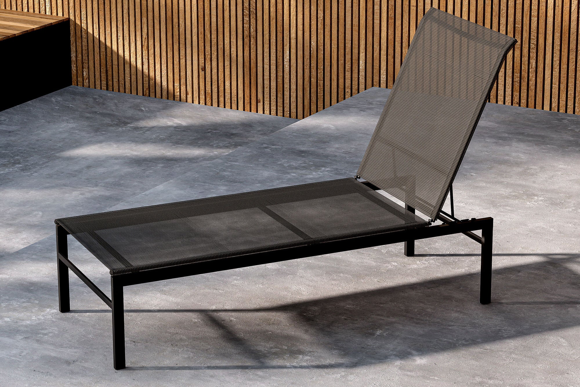 Venture Home Massimo Sun Lounge - Black / Black