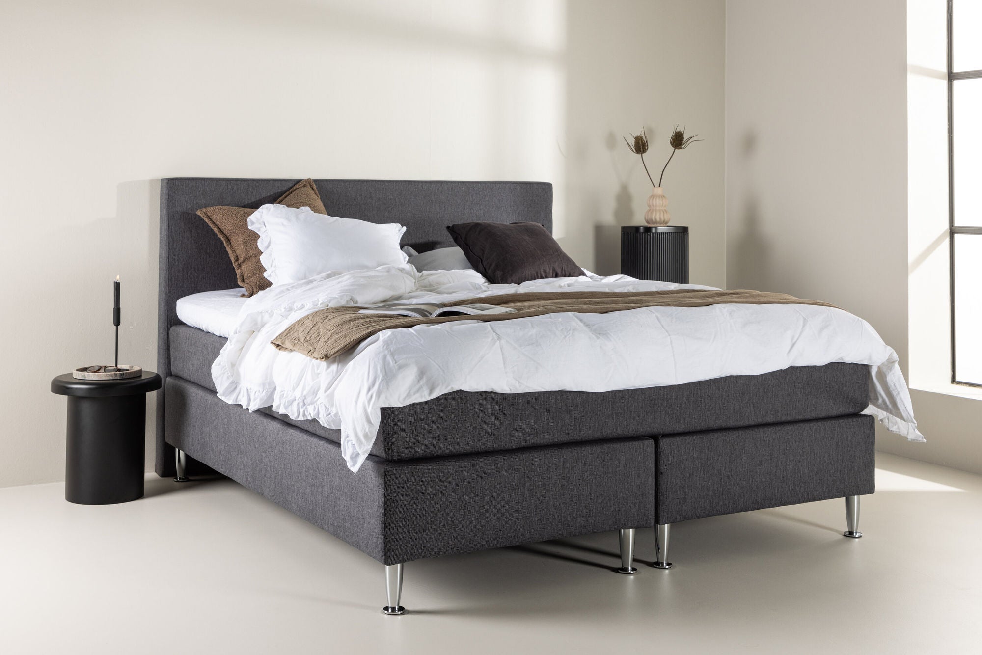 Venture Home Toledo Bed 180*200 - Matte Silver / Dark grey Fabric Lino 12
