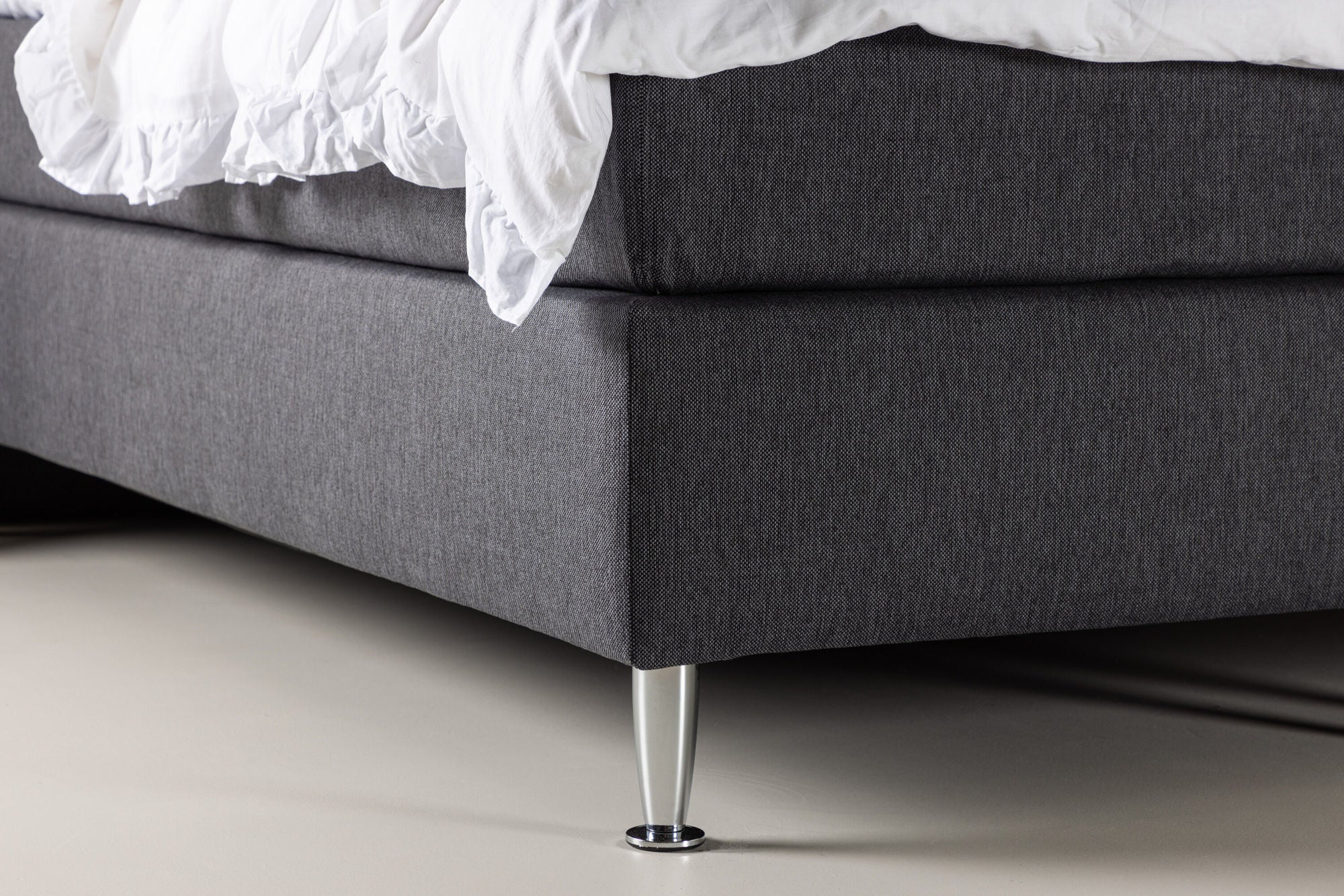 Venture Home Toledo Bed 180*200 - Matte Silver / Dark grey Fabric Lino 12