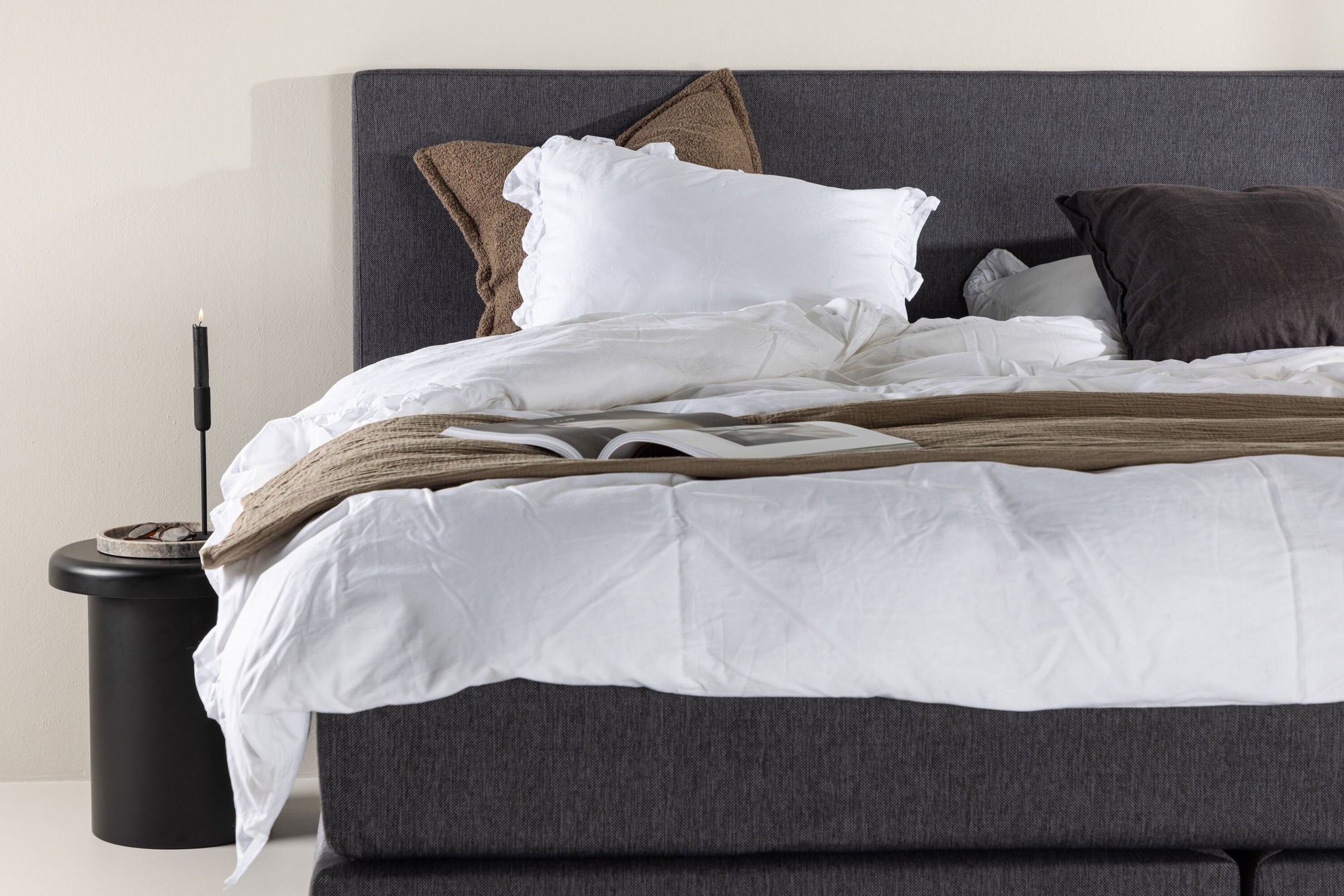Venture Home Toledo Bed 180*200 - Matte Silver / Dark grey Fabric Lino 12