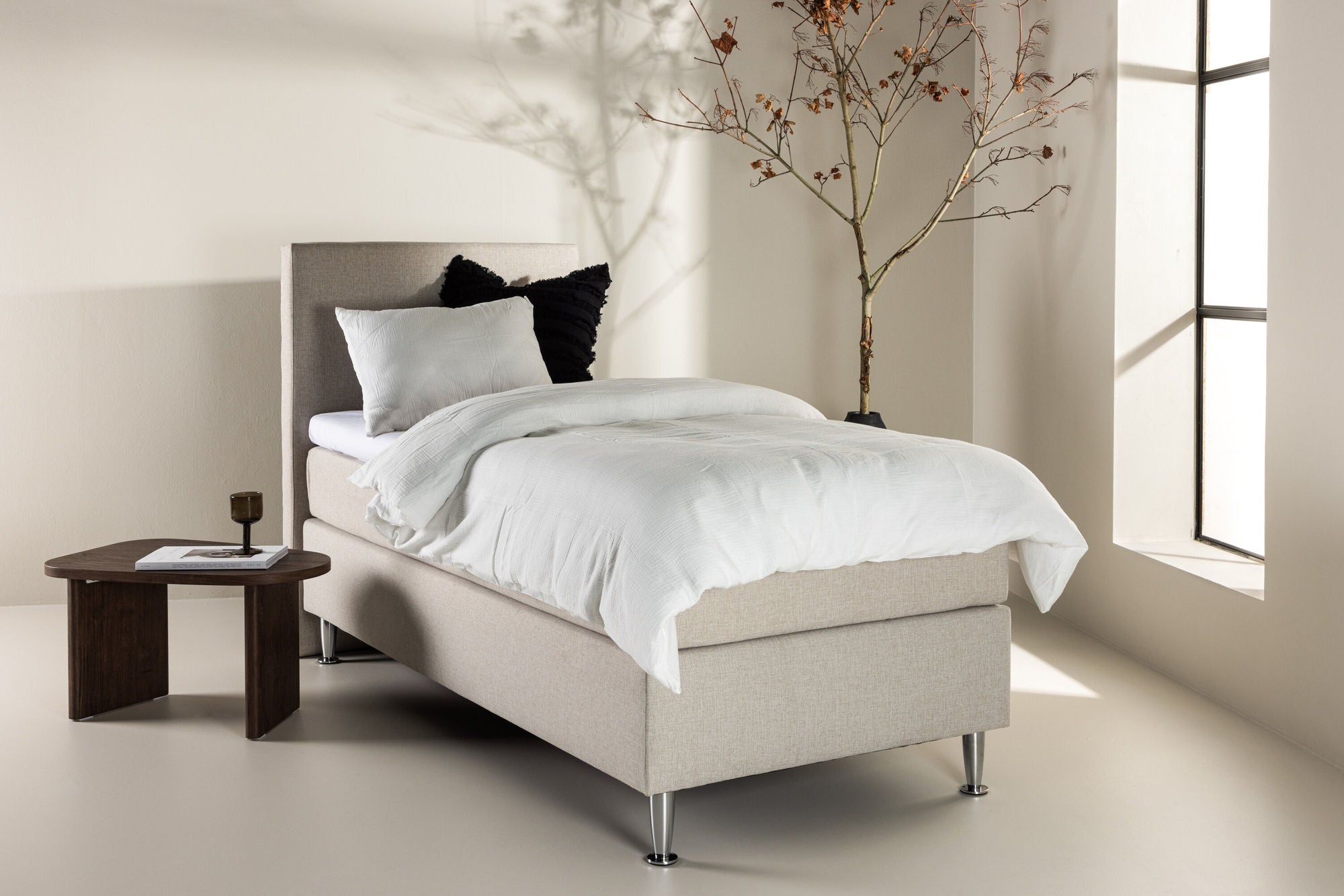 Venture Home Toledo Bed 90*200 - Matte Silver / Beige Fabric Lino 02