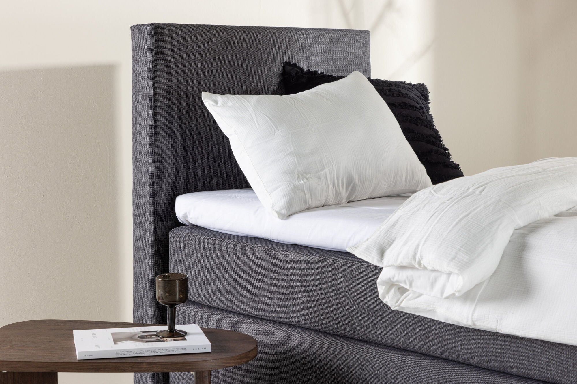 Venture Home Toledo Bed 90*200 - Matte Silver / Dark grey Fabric Lino 12