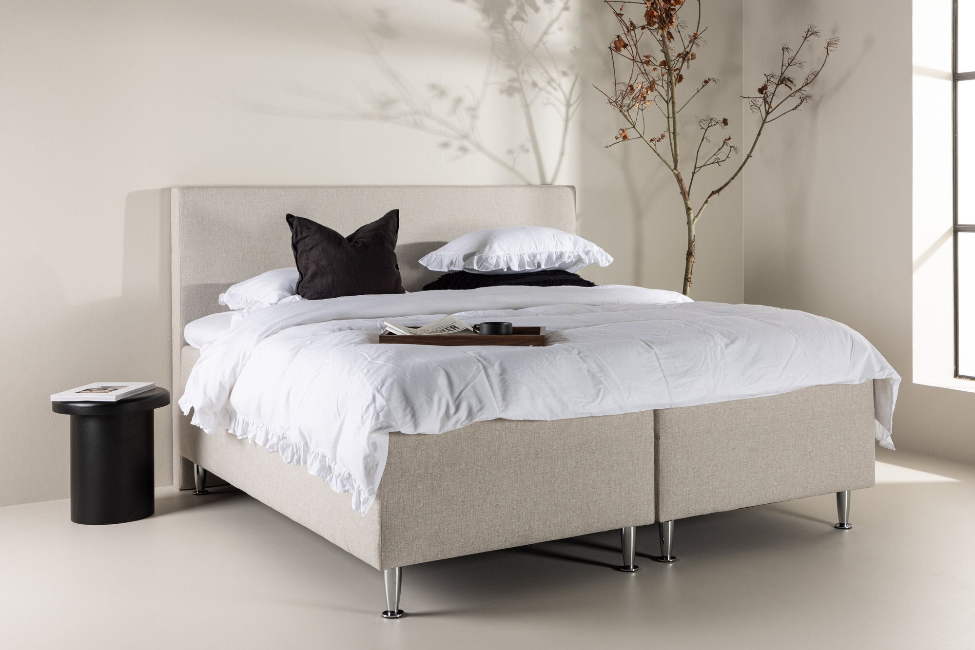 Venture Home Mesa Bed 180*200 - Matte Silver / Beige Fabric Lino 02