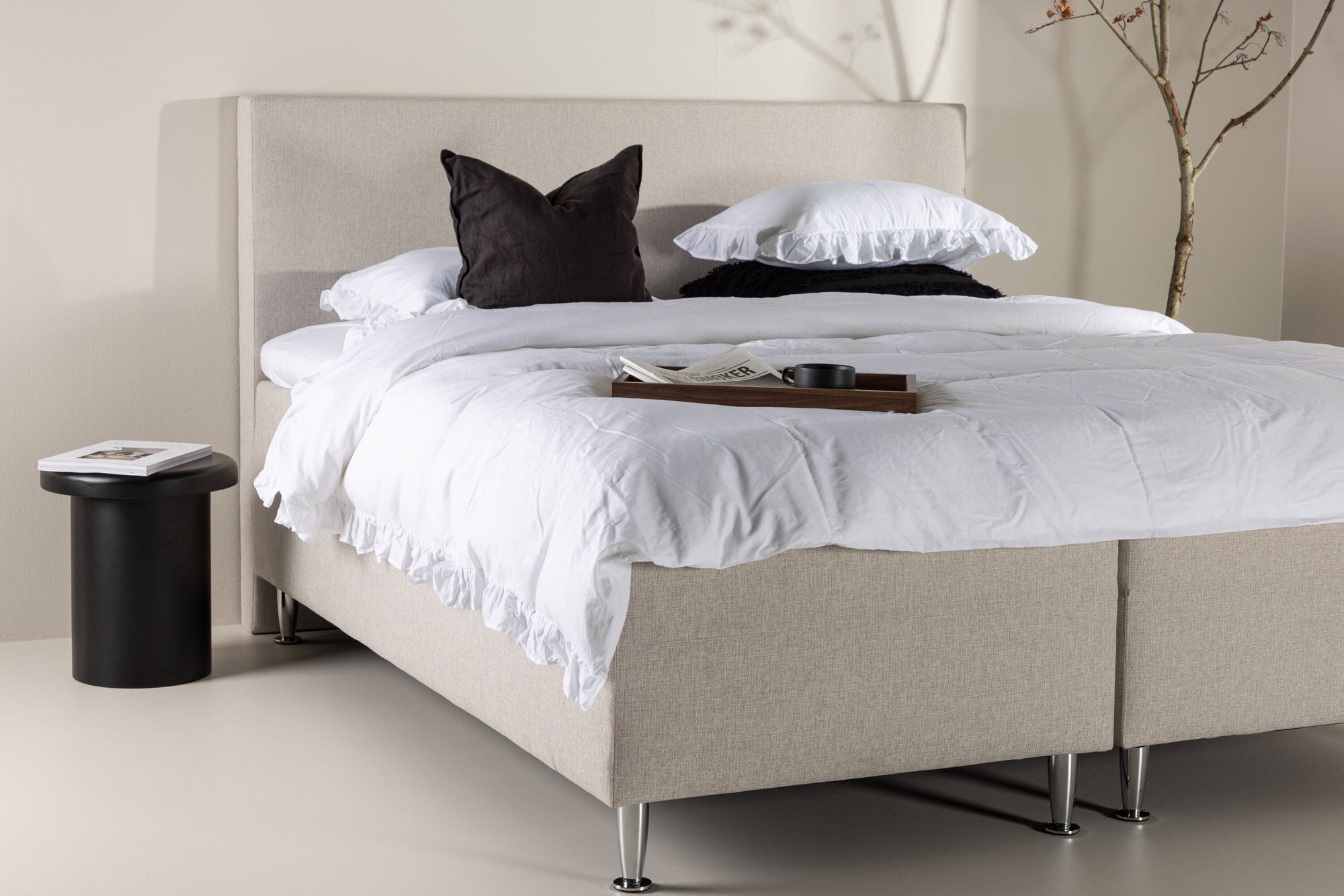 Venture Home Mesa Bed 180*200 - Matte Silver / Beige Fabric Lino 02