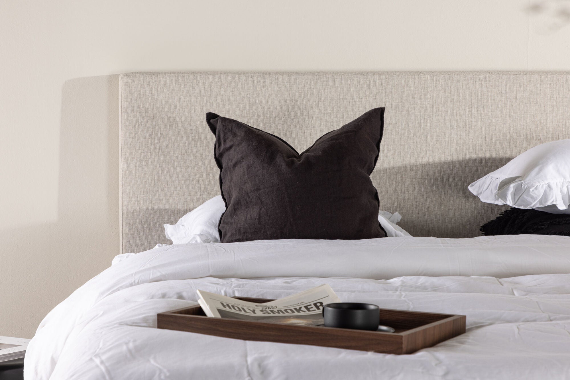 Venture Home Mesa Bed 180*200 - Matte Silver / Beige Fabric Lino 02