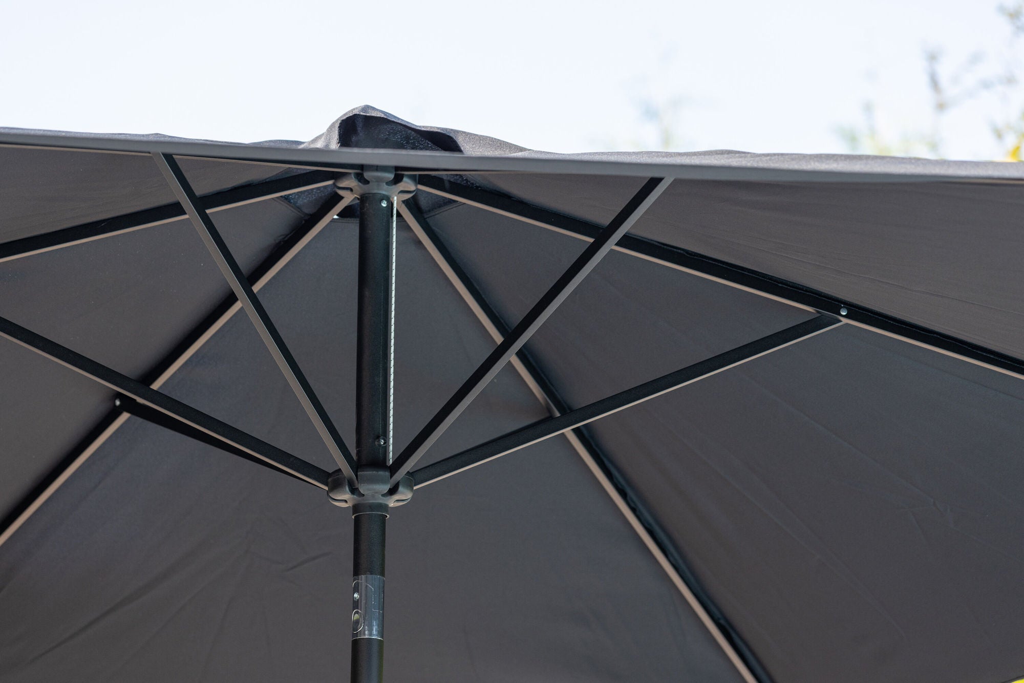 Venture Home Leeds Umbrella - 3m - Grey Alu / Black Fabric