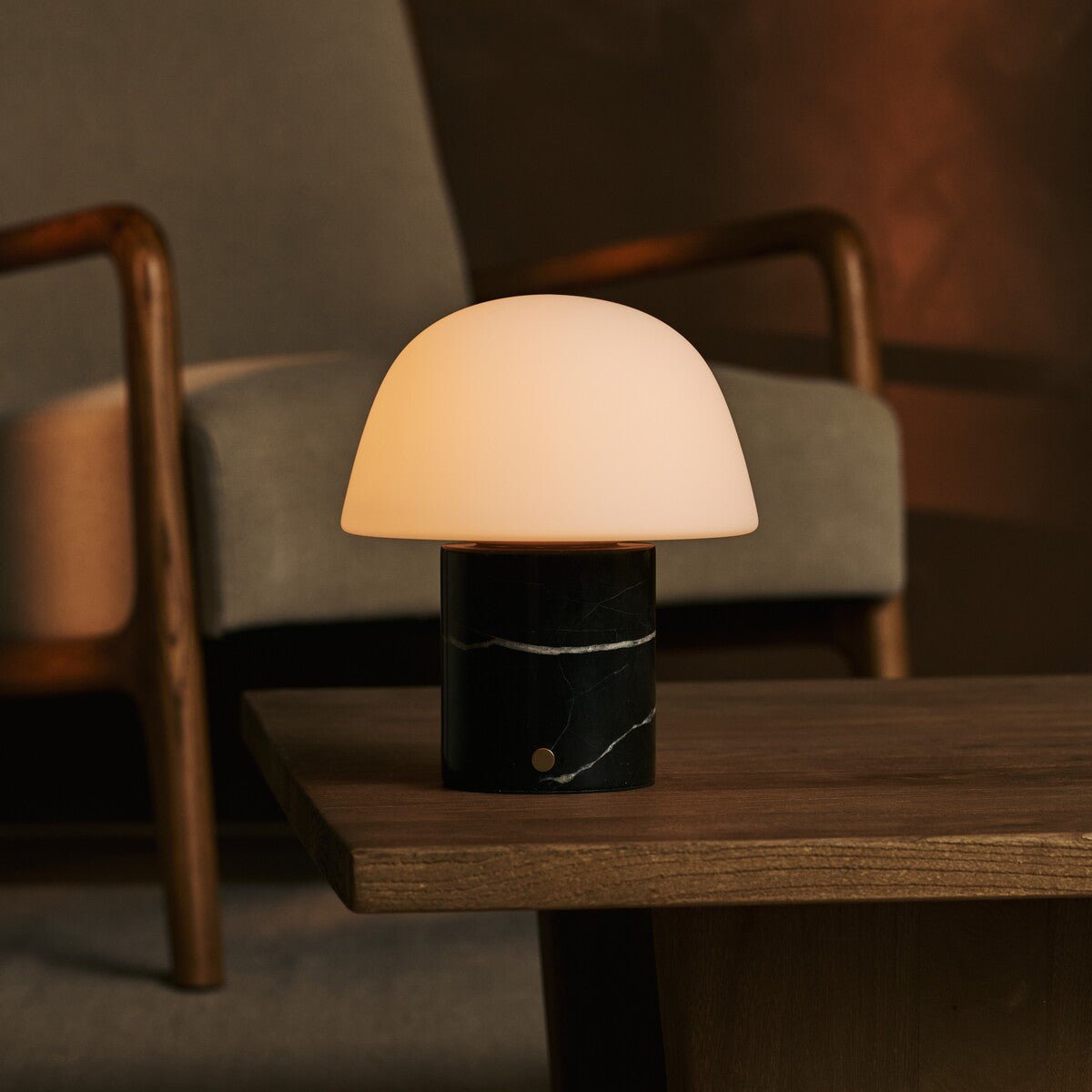 Maes Black – Nero Marquina Marmor genopladelig bordlampe