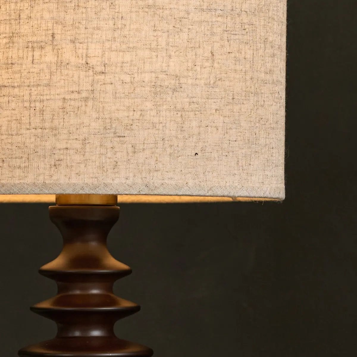 Bodhi mørkebrun træ bordlampe