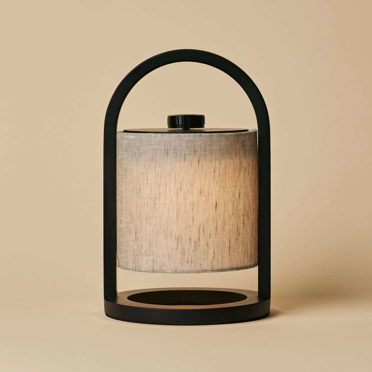 River Black & Grey genopladelig træ bordlampe