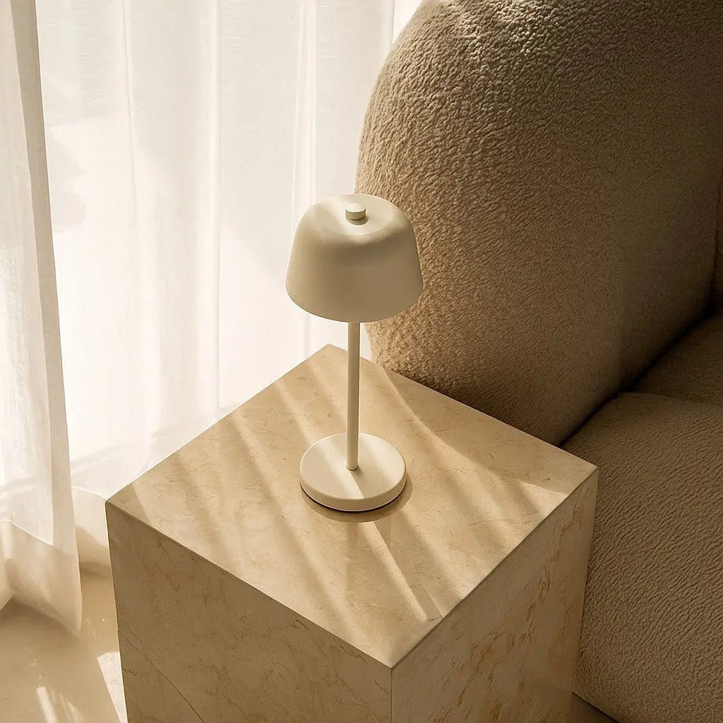 Anton Vanilla Genopladelig Bordlampe