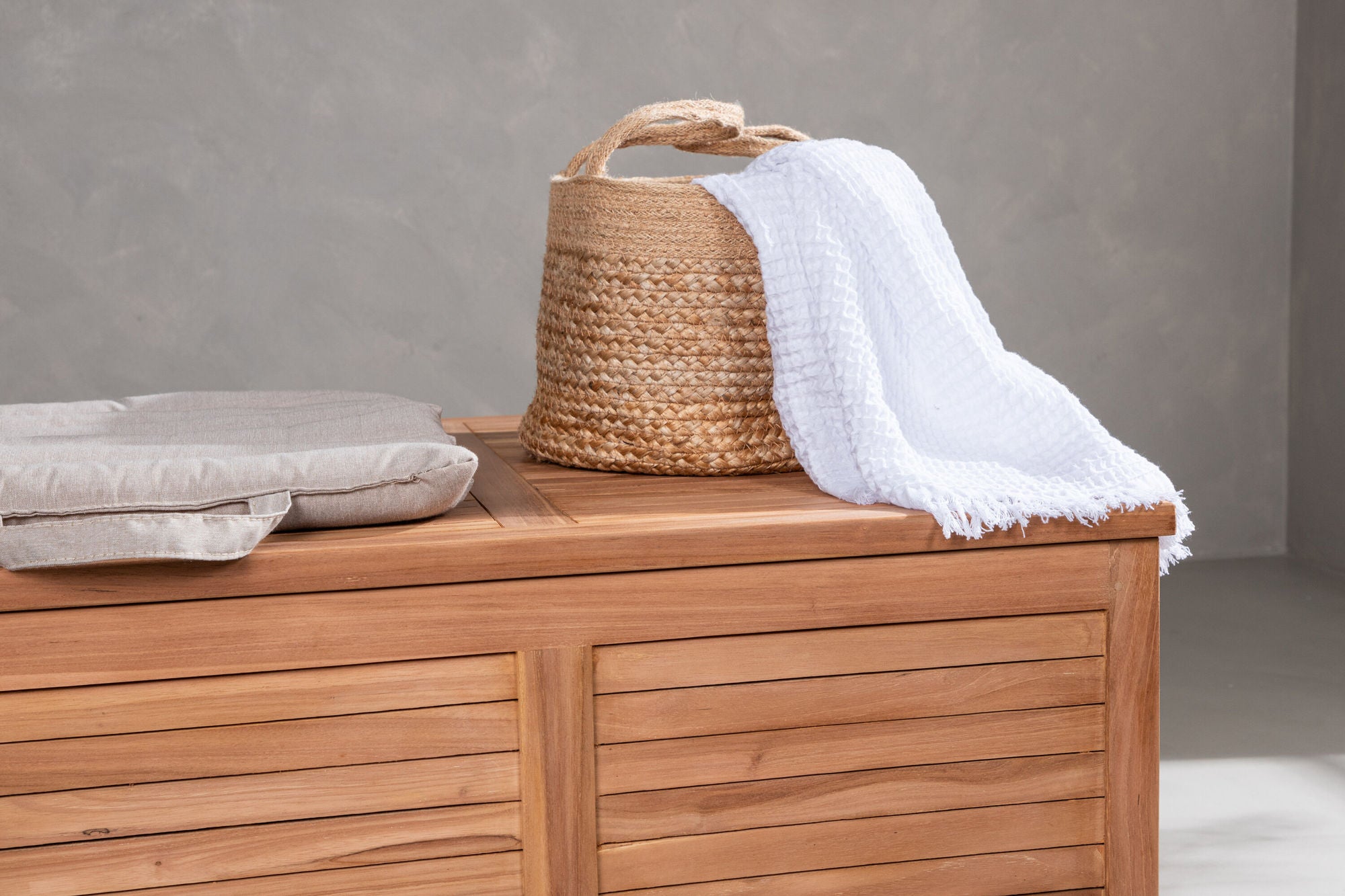 Venture Home Trento Cushionbox Teak - Nature / 70*130*46