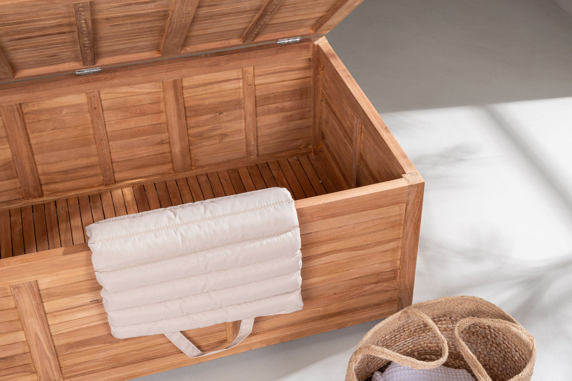 Venture Home Trento Cushionbox Teak - Nature / 70*130*46