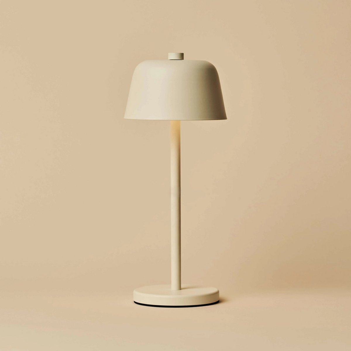 Anton Vanilla Genopladelig Bordlampe