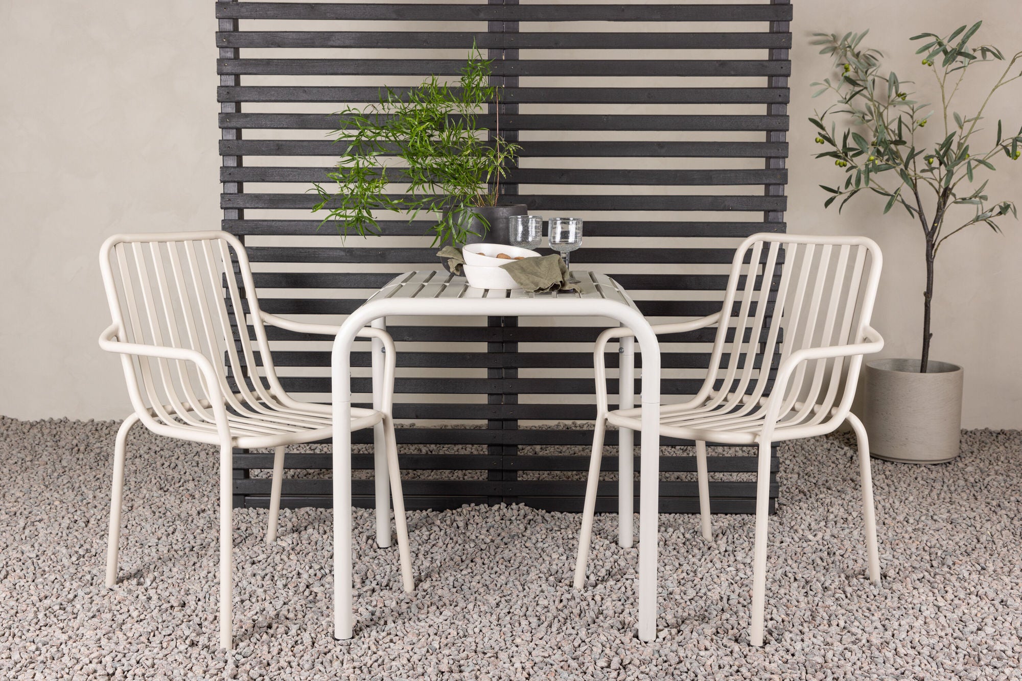 Venture Home Borneo Cafebord Aluminium - Beige / Kvadrat 70*70* +Peking Diningchair Aluminium - Beige / _2