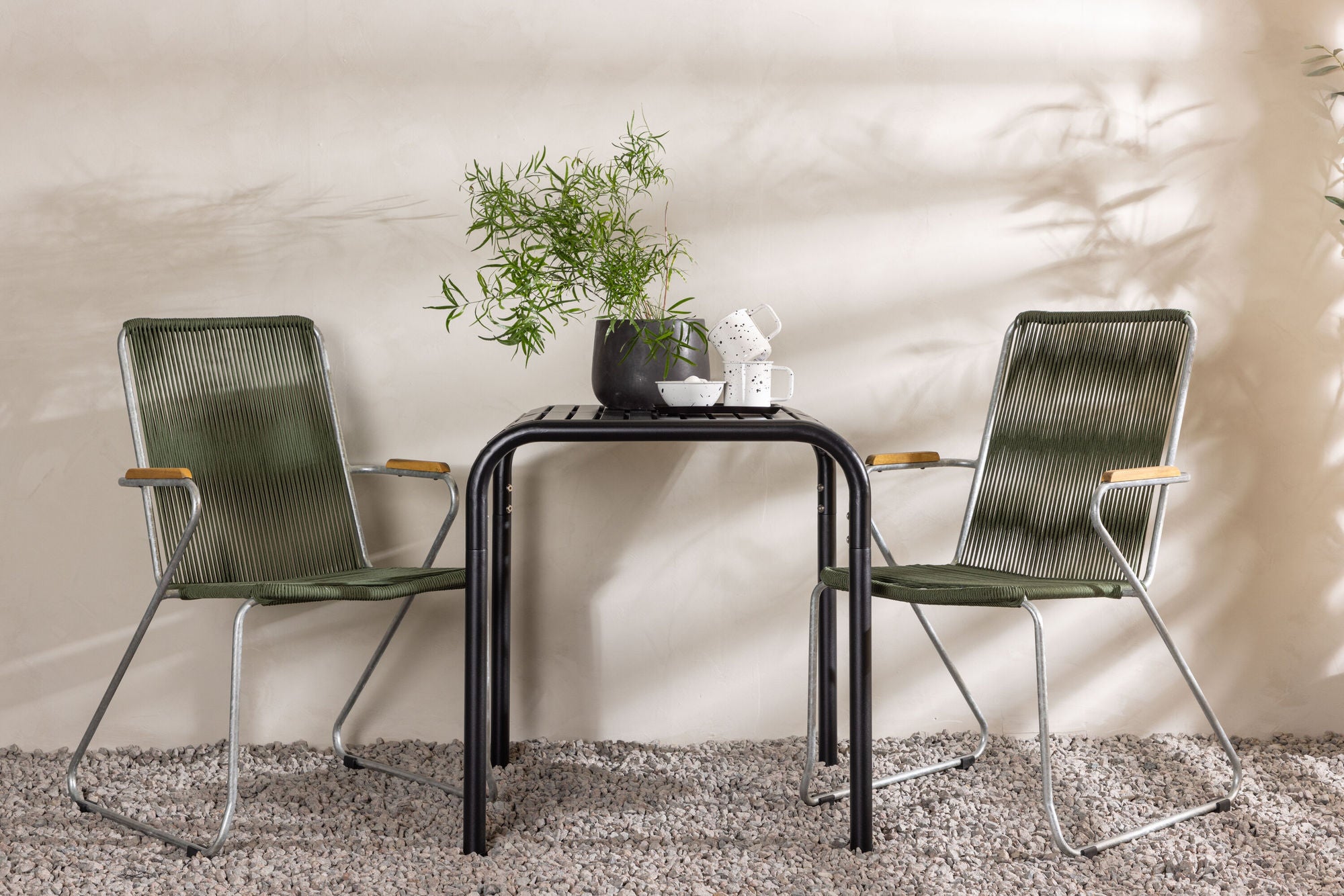 Venture Home Borneo Cafebord Aluminium - Black / Kvadrat 70*70* +Bois Diningchair Steel - Silver / Green Rope _2