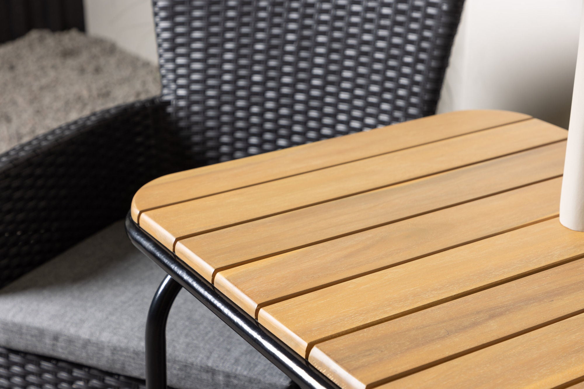 Venture Home Holmbeck Cafebord Steel - Black / Rectangular 55*70*74 +Malina Diningchair Alumnium - Black / Wicker _2