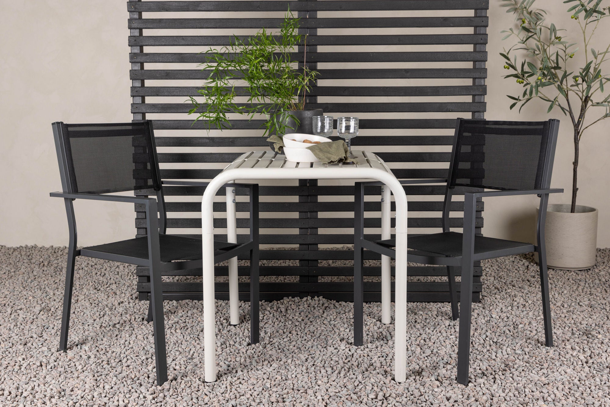 Venture Home Borneo Cafebord Aluminium - Beige / Kvadrat 70*70* +Copacabana Stacking stol - Black/Black - Ersätter 4131-408 _2