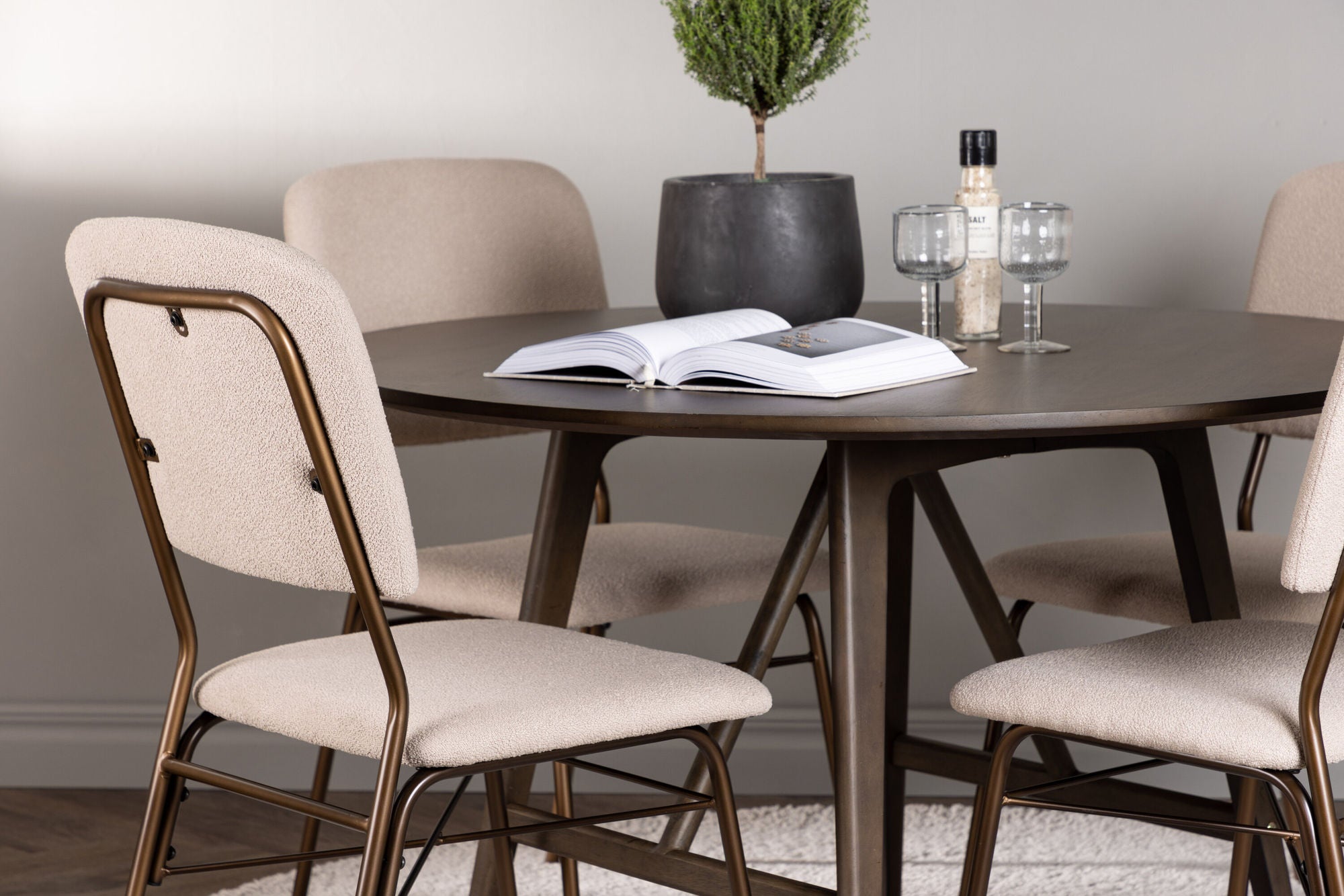Venture Home Kaseidon spisebord - rund - Rubberwood / Dark Brown MDF +Seda Spisebordsstol - Matte brown / Beige Fabric _4