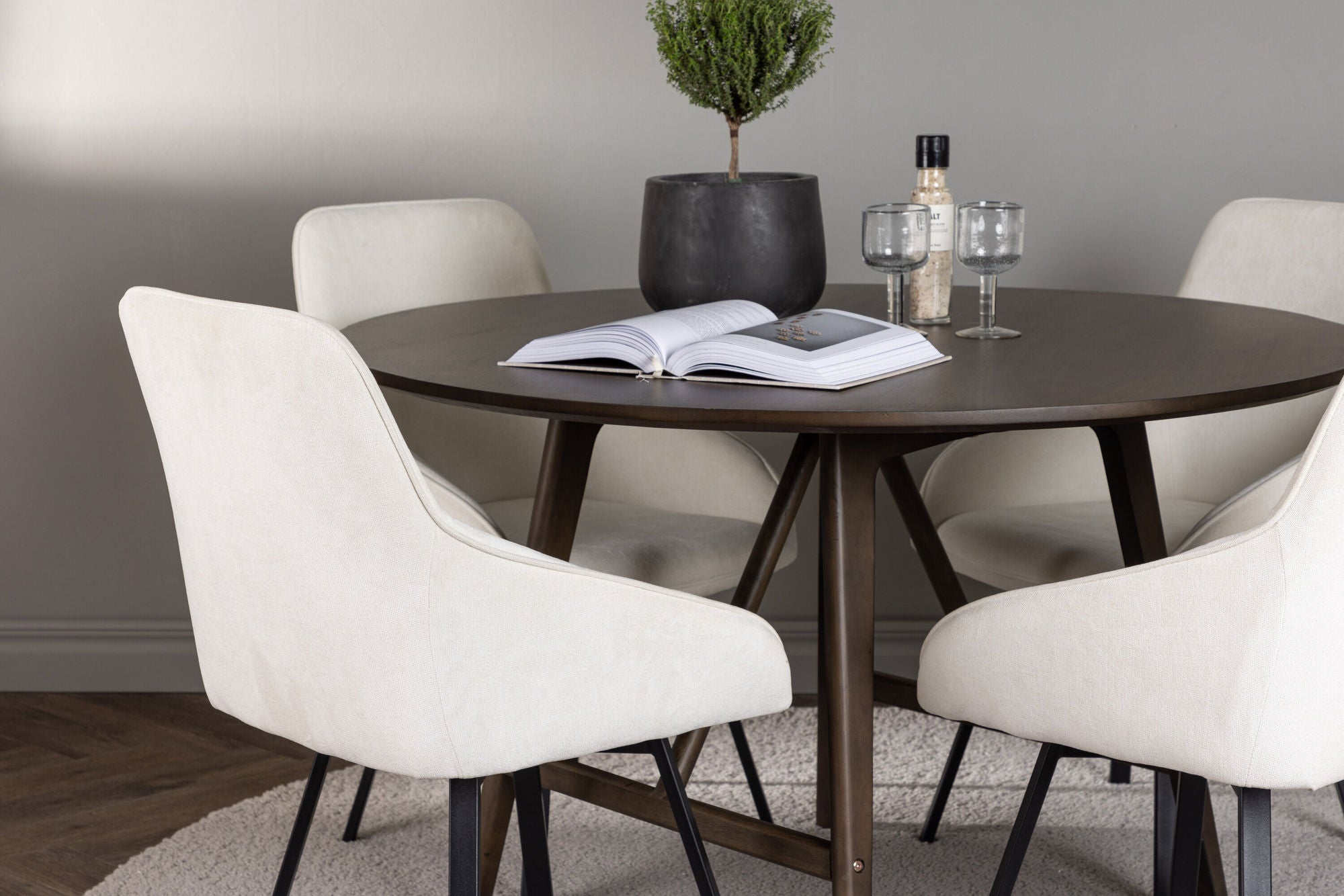 Venture Home Kaseidon spisebord - rund - Rubberwood / Dark Brown MDF +Rosie Spisebordsstol - Black / Beige Fabric _4