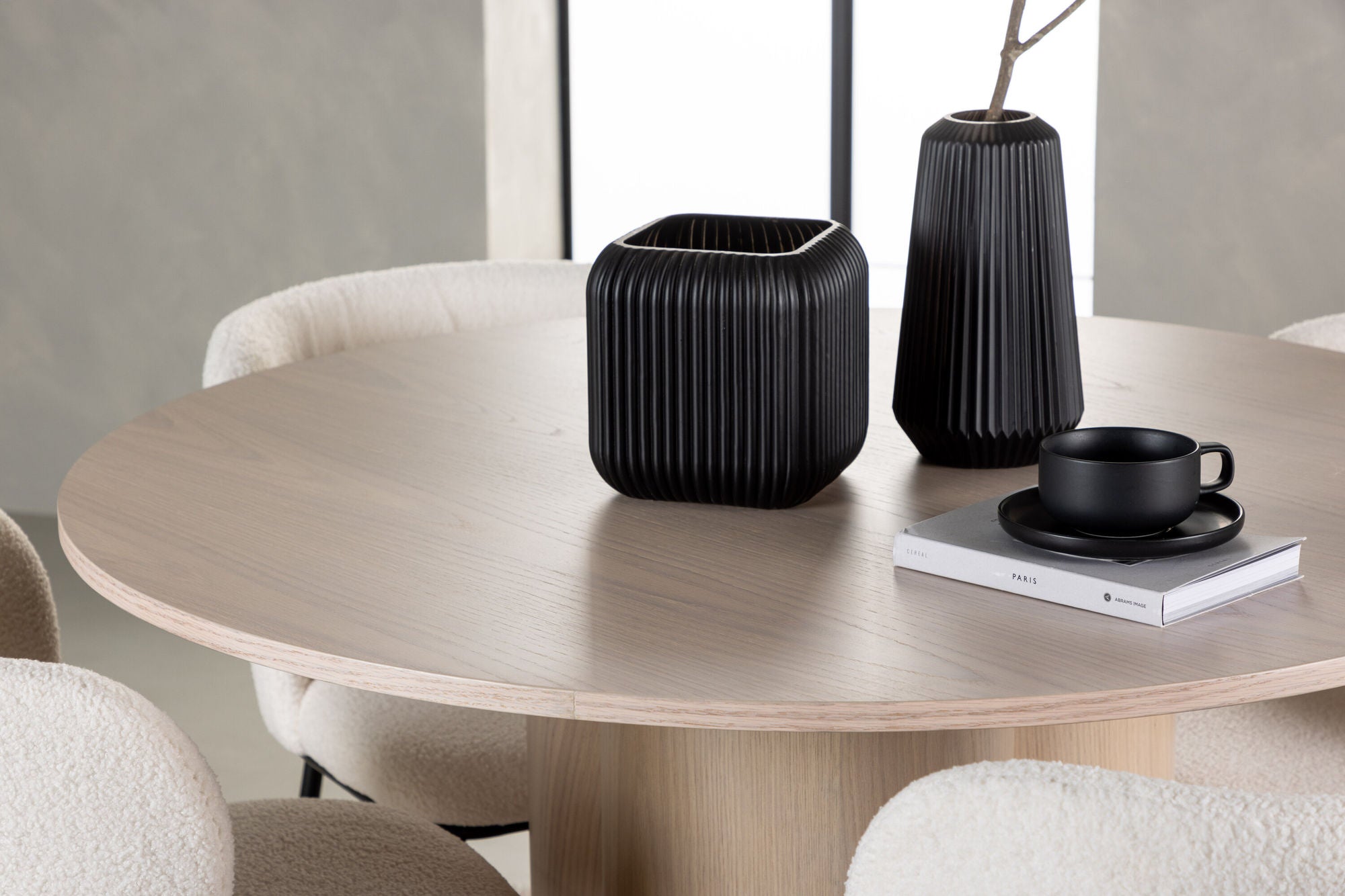 Venture Home Olivia spisebord - White Wash Veneer +Edina Spisebordsstol - Black / White Boucle _4