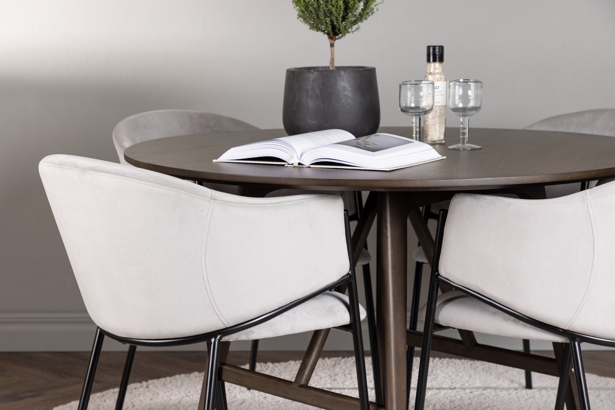 Venture Home Kaseidon spisebord - rund - Rubberwood / Dark Brown MDF +Evelina Spisebordsstol - Black / Light grey Velvet _4