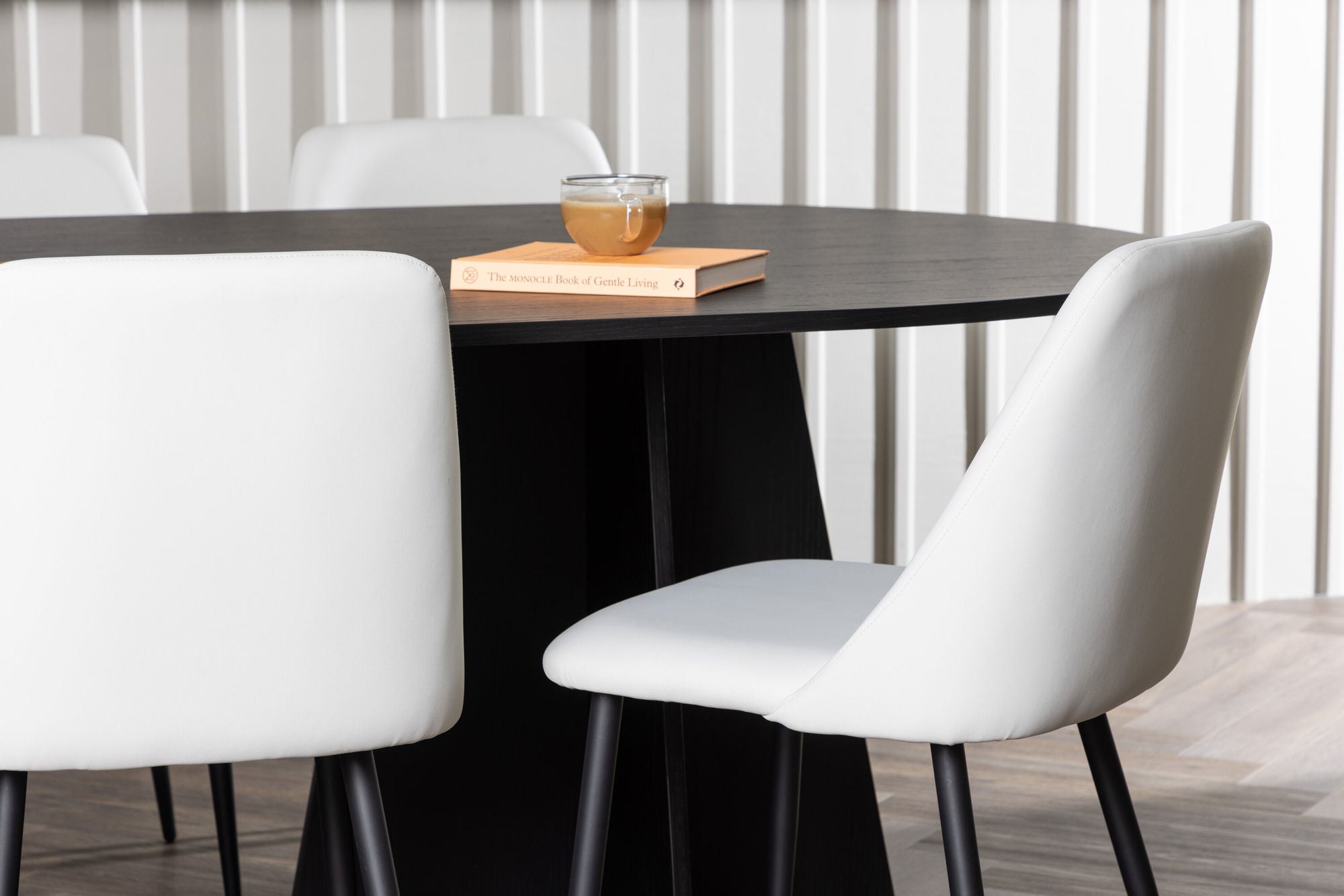 Venture Home Bootcut Oval spisebord - Black / Black Fanéer +Night Spisebordsstol - Black / White PU _6