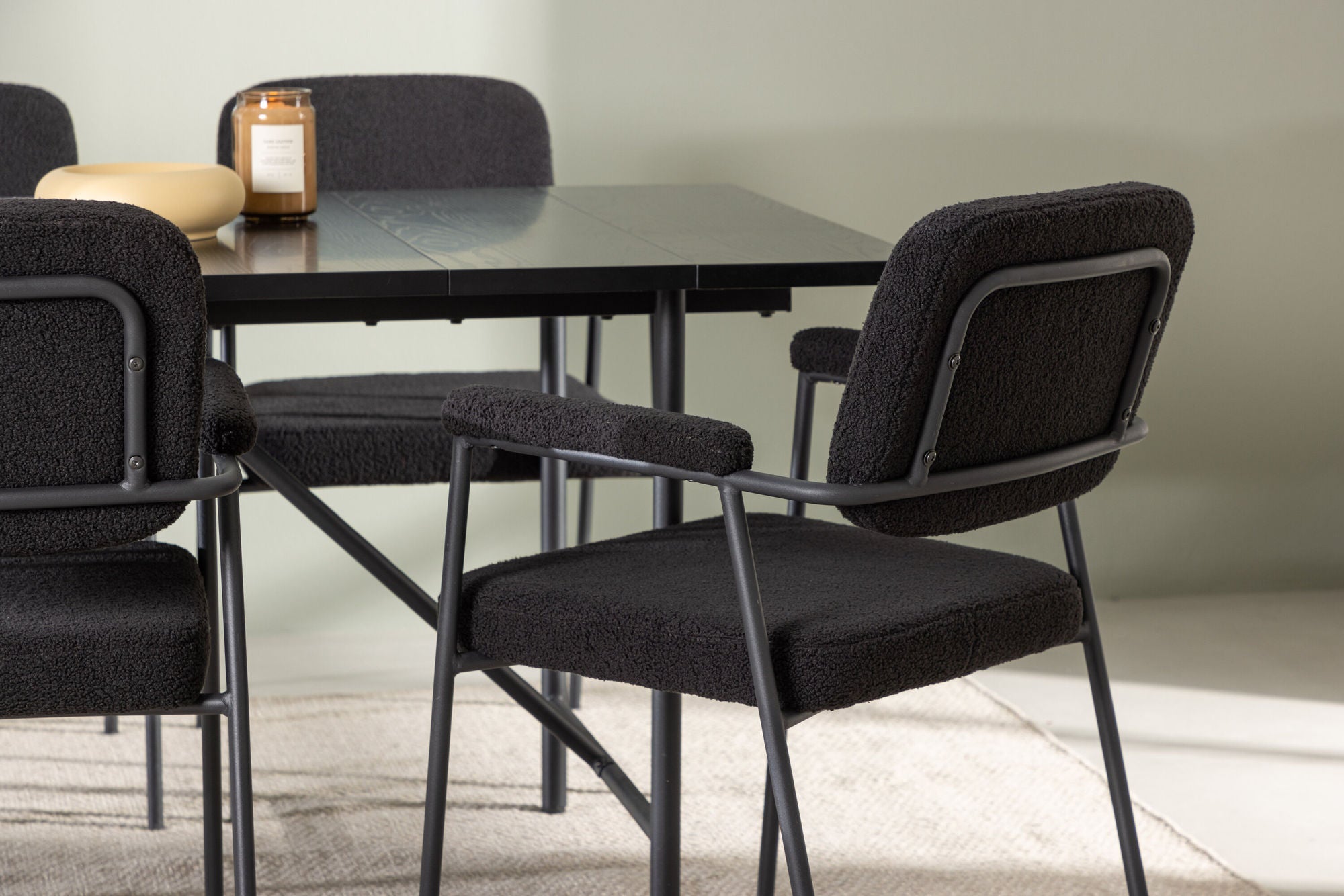 Venture Home Astrid spisebord 200*75 - Matte black / Matte black MDF with veneer +Yesterday Spisebordsstol - Black / Black Boucle _6