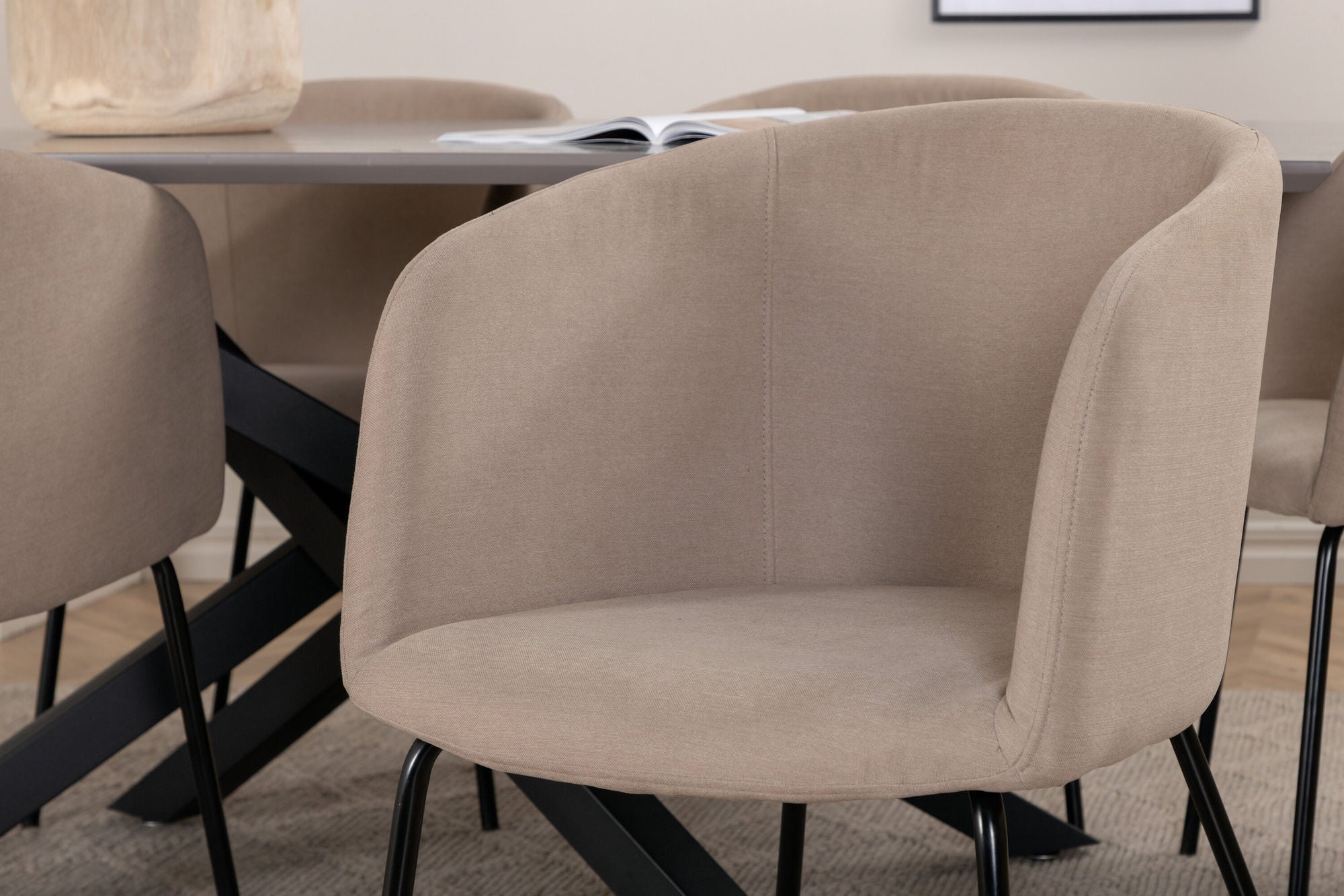 Venture Home Piazza spisebord - Black / Grey Veneer+Berit stol - Black / Beige Fabric (Polyester linen )_6