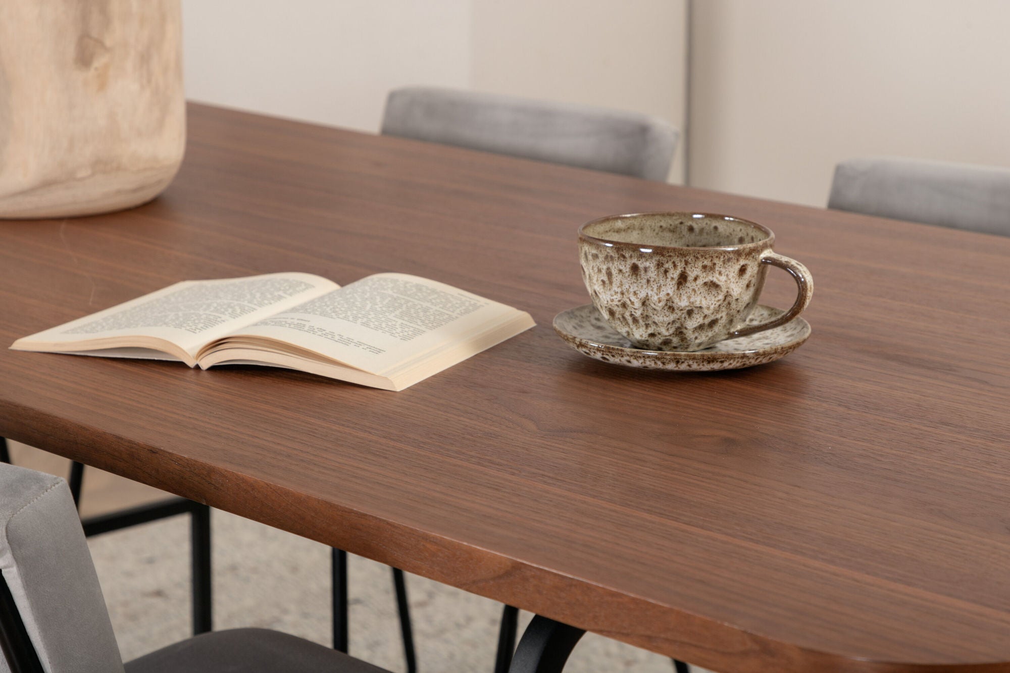 Venture Home Uno spisebord - Black / Walnut Veneer+Kenth stol - Black / Light Grey Velvet_6