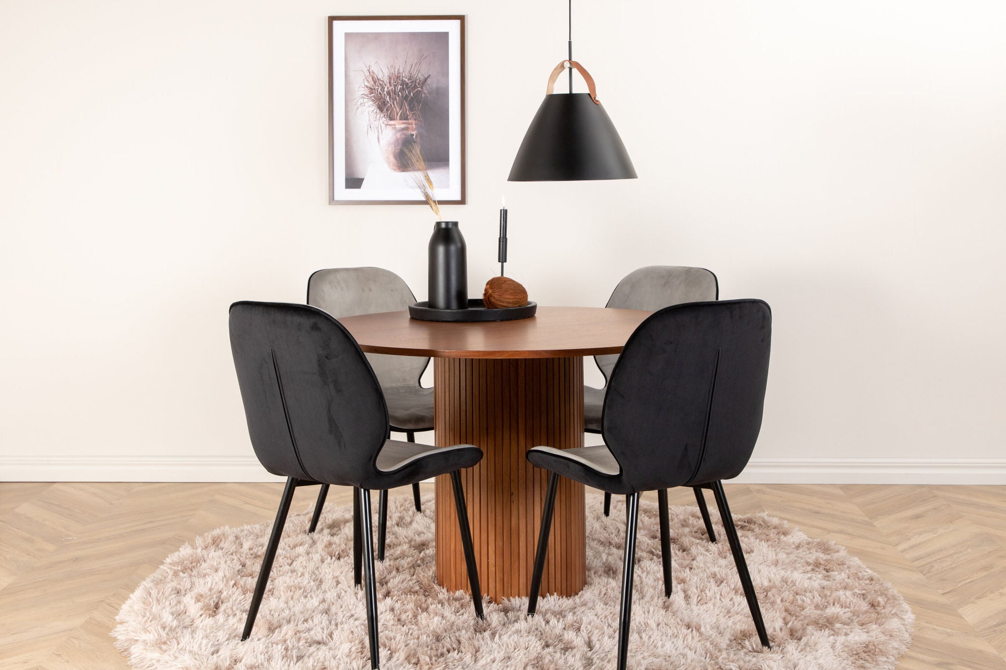 Venture Home Bianca rund spisebord - Walnut / Black Veneer+Emma stol - Black / Black and Light Grey Black Velvet in Back Grey Velvet in front_4