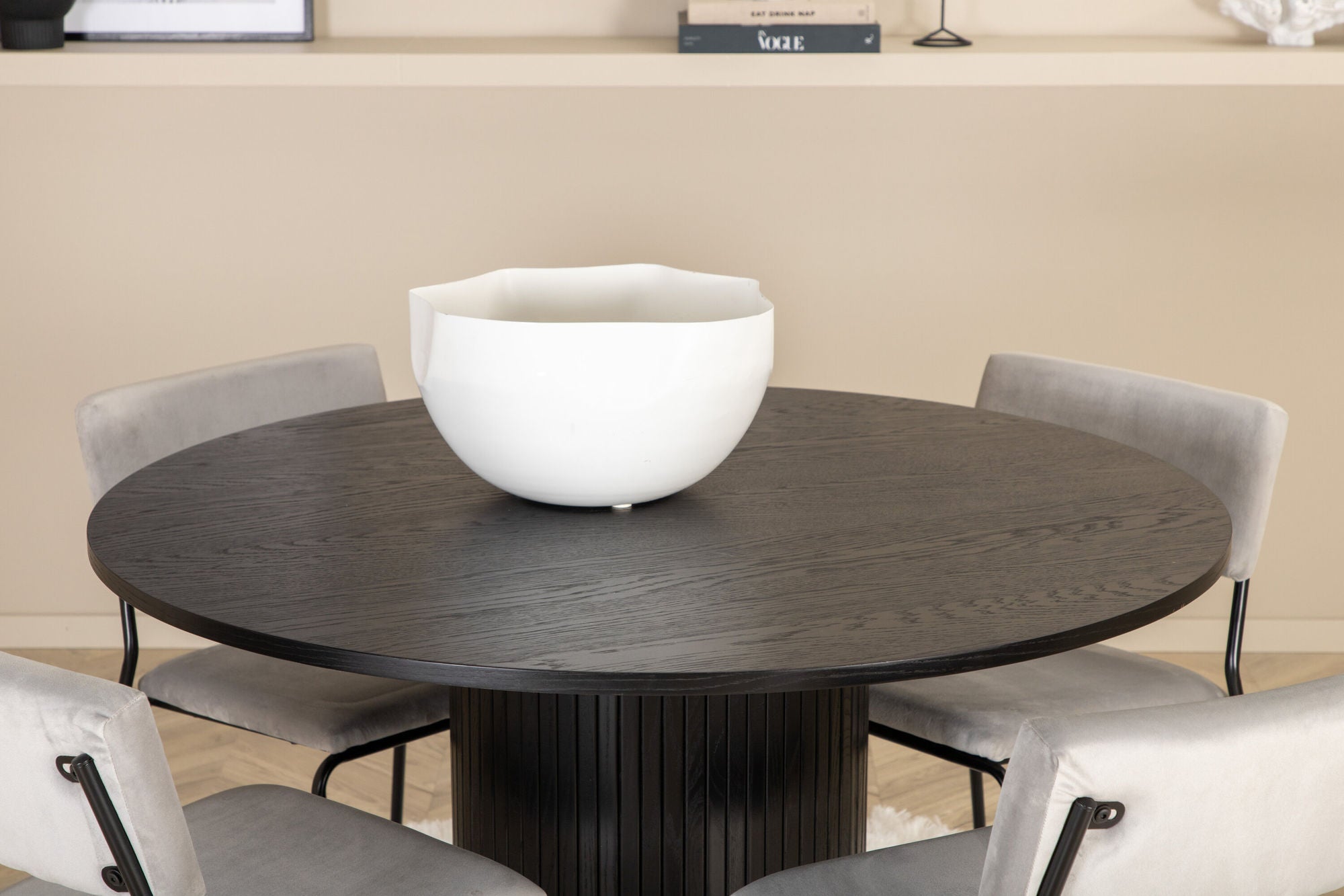 Venture Home Bianca rund spisebord - Black / Black Veneer+Kenth stol - Black / Light Grey Velvet_4