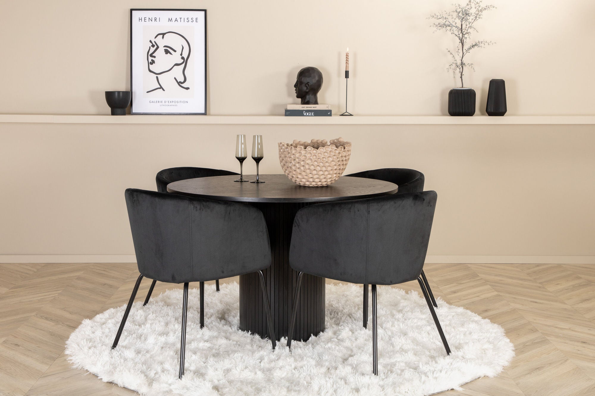 Venture Home Bianca rund spisebord - Black / Black Veneer+Berit stol - Black / Black Velvet_4