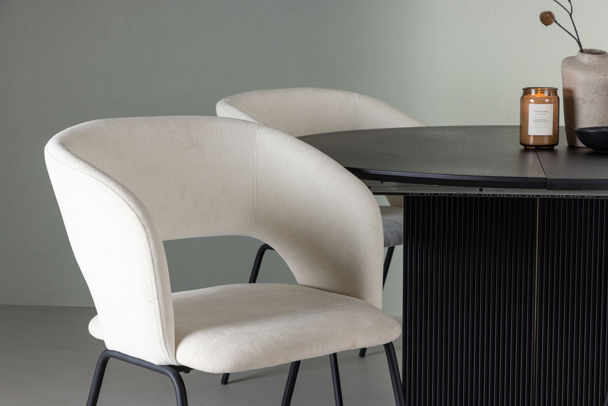 Venture Home Matilda spisebord φ130 - Black / Black MDF with veneer +Day Spisebordsstol - Matte black / White Linen _4