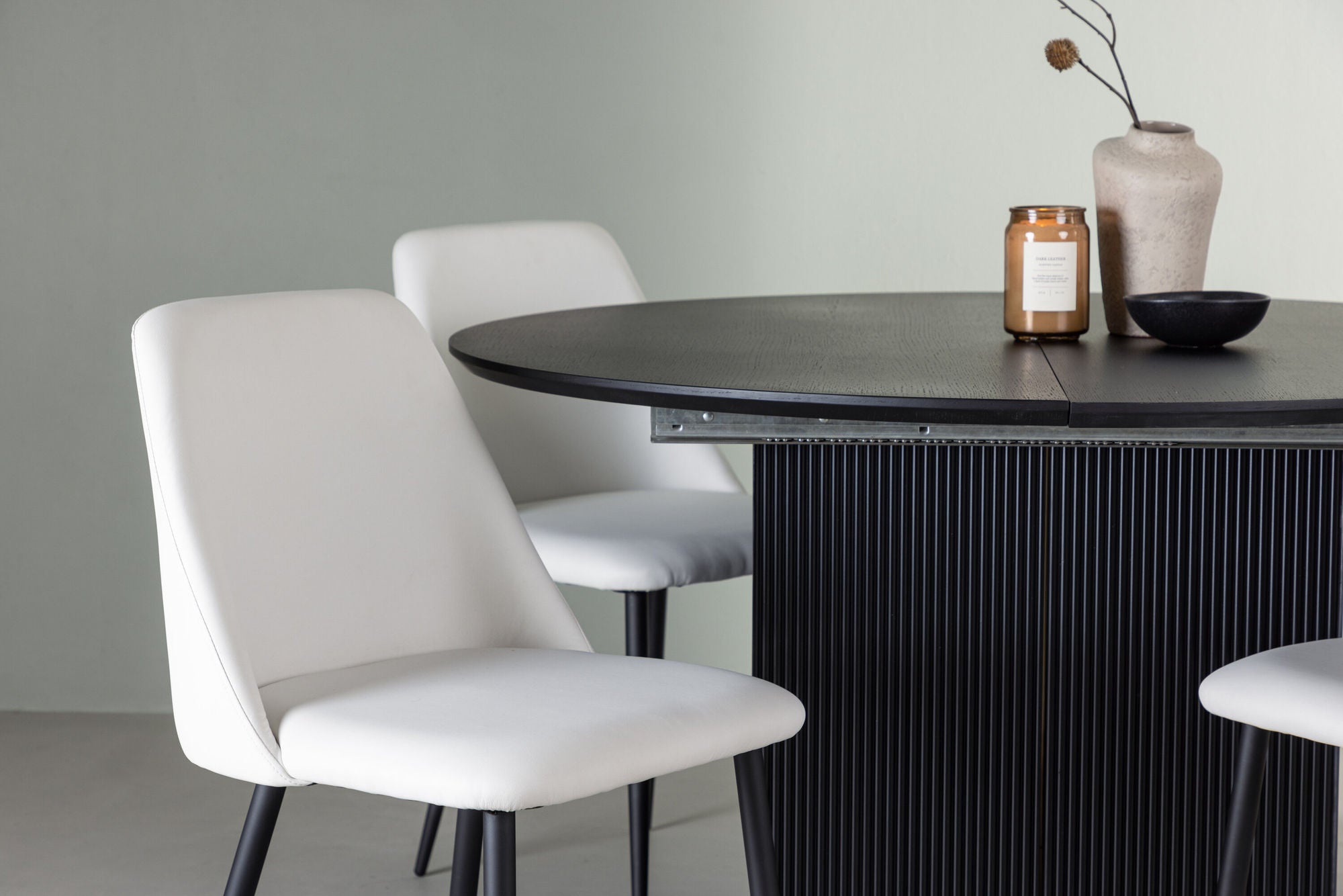 Venture Home Matilda spisebord φ130 - Black / Black MDF with veneer +Night Spisebordsstol - Black / White PU _4