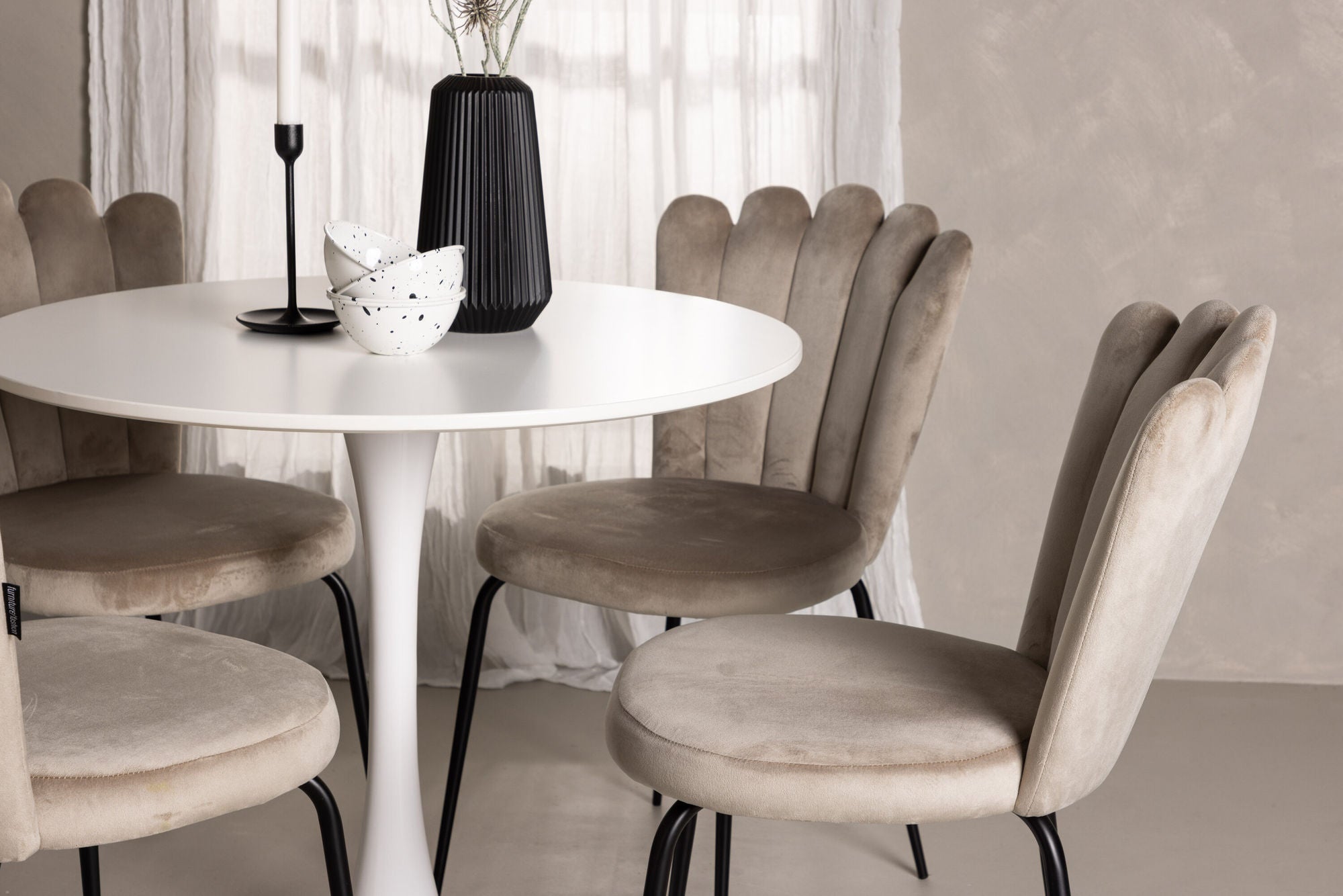 Venture Home Hamden spisebord - White MDF+Limhamn Light stol - Black / Beige Velvet_4