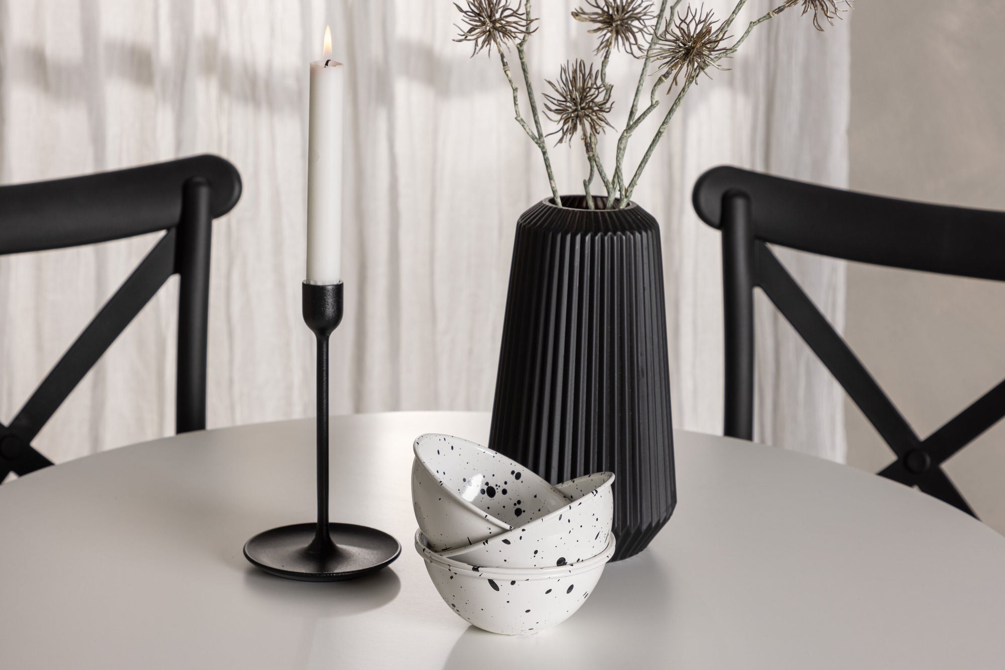 Venture Home Hamden spisebord - White MDF+Crosett Spisebordsstol - Matte Black / Matte Black Plastic_4