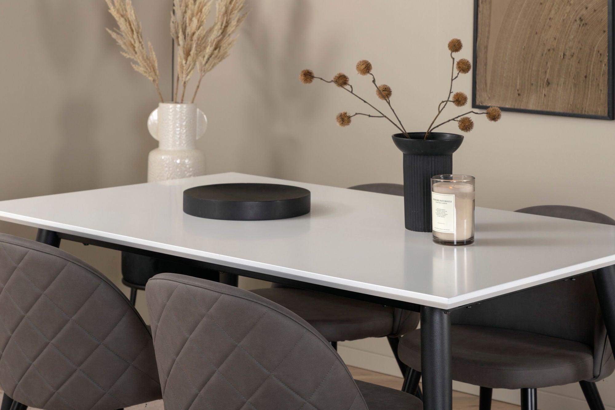Venture Home Jimmy spisebord - Black / White HPL+Velvet Stitches stol - Black / Grey Micro Fibre_4