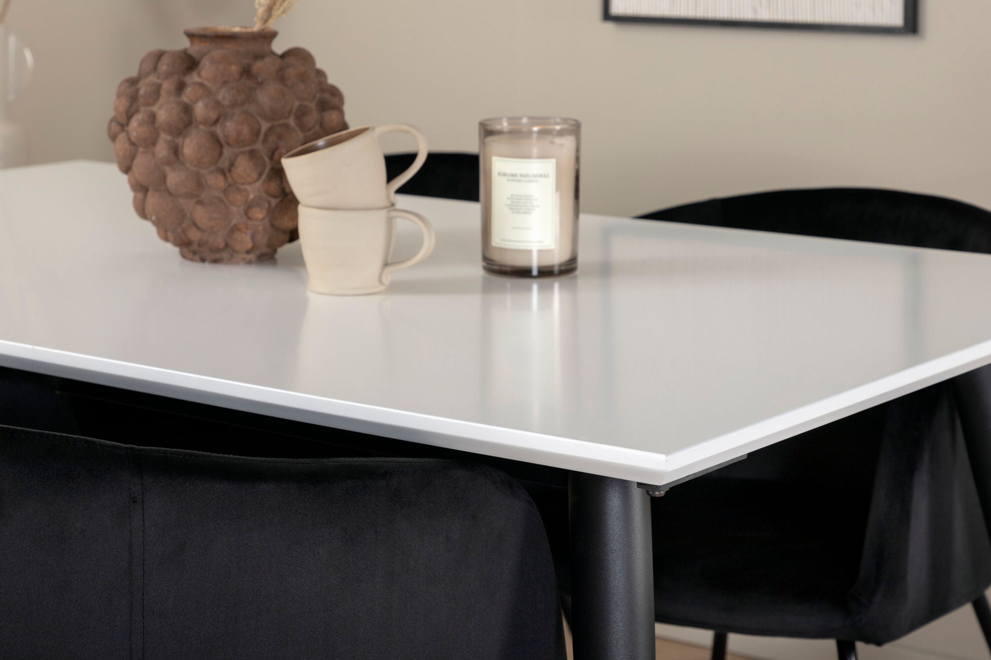 Venture Home Jimmy spisebord - Black / White HPL+Berit stol - Black / Black Velvet_4