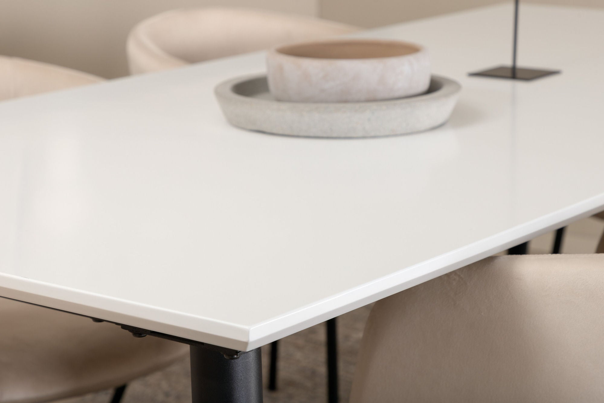 Venture Home Jimmy spisebord - Black / White HPL+Berit stol - Black / Beige Velvet_6