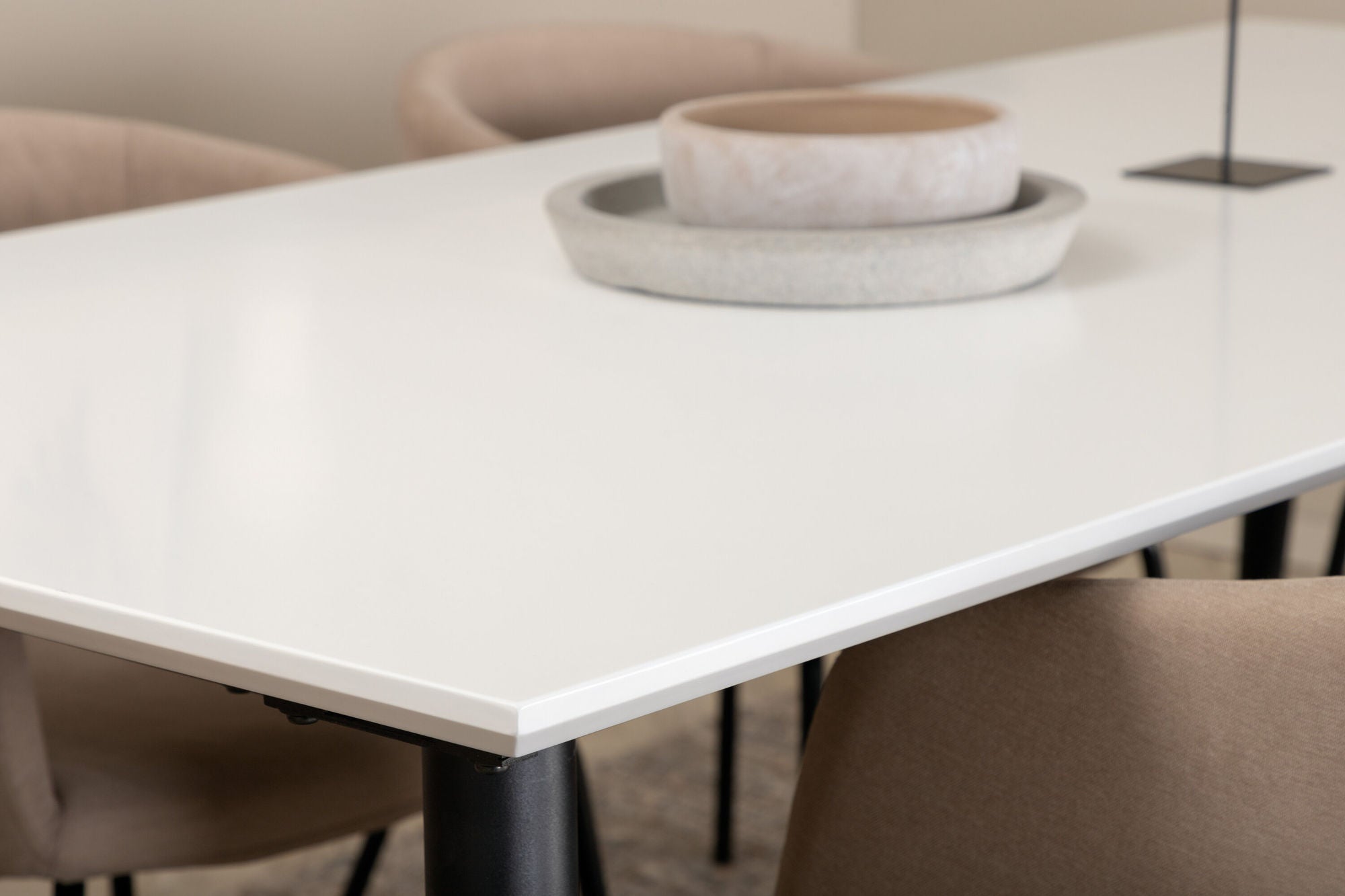 Venture Home Jimmy spisebord - Black / White HPL+Berit stol - Black / Beige Fabric (Polyester linen )_6