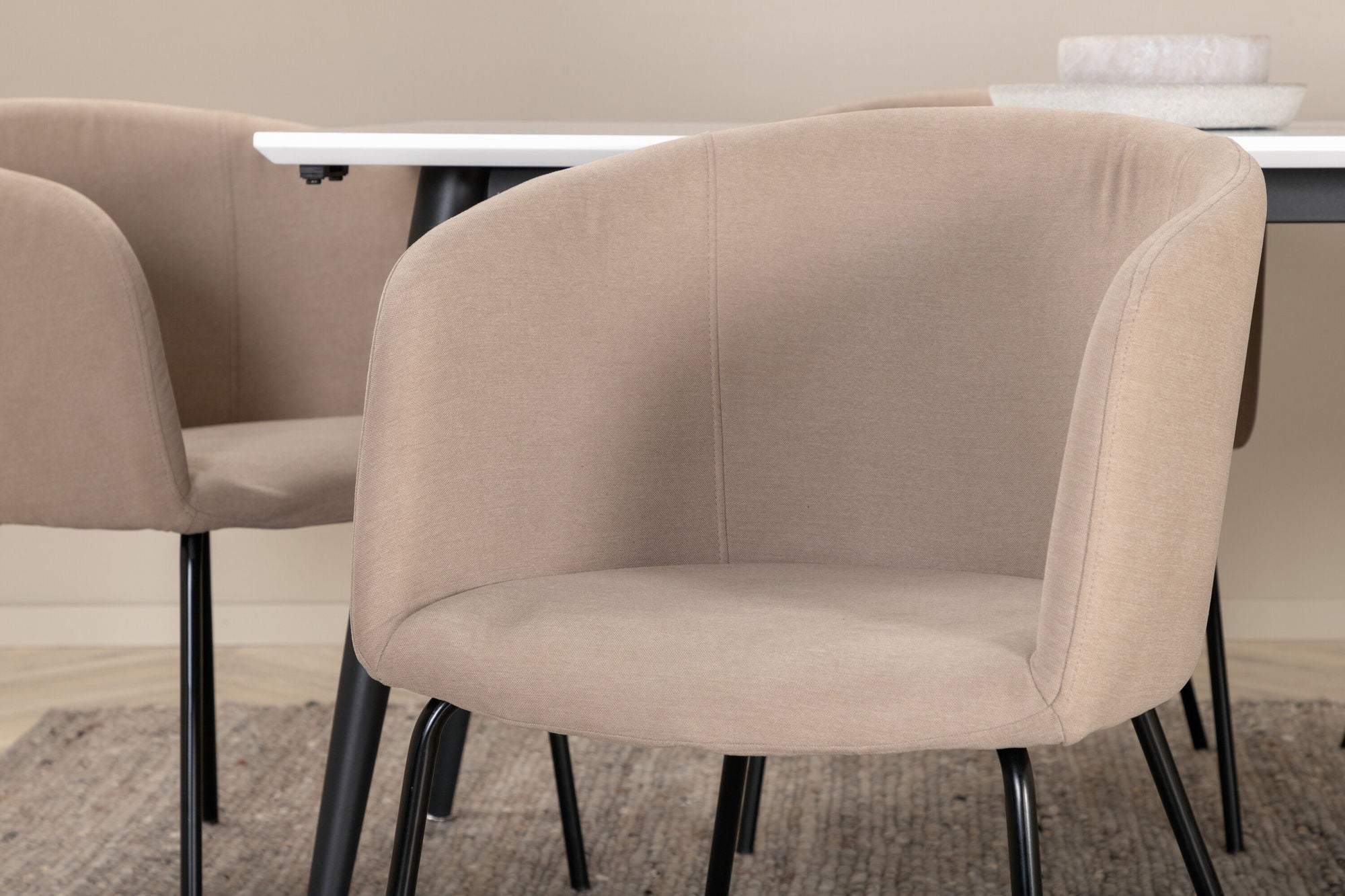 Venture Home Jimmy spisebord - Black / White HPL+Berit stol - Black / Beige Fabric (Polyester linen )_6