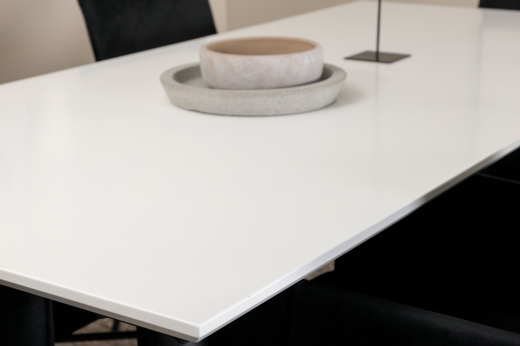 Venture Home Jimmy spisebord - Black / White HPL+Petra stol - Black / Black Velvet_6