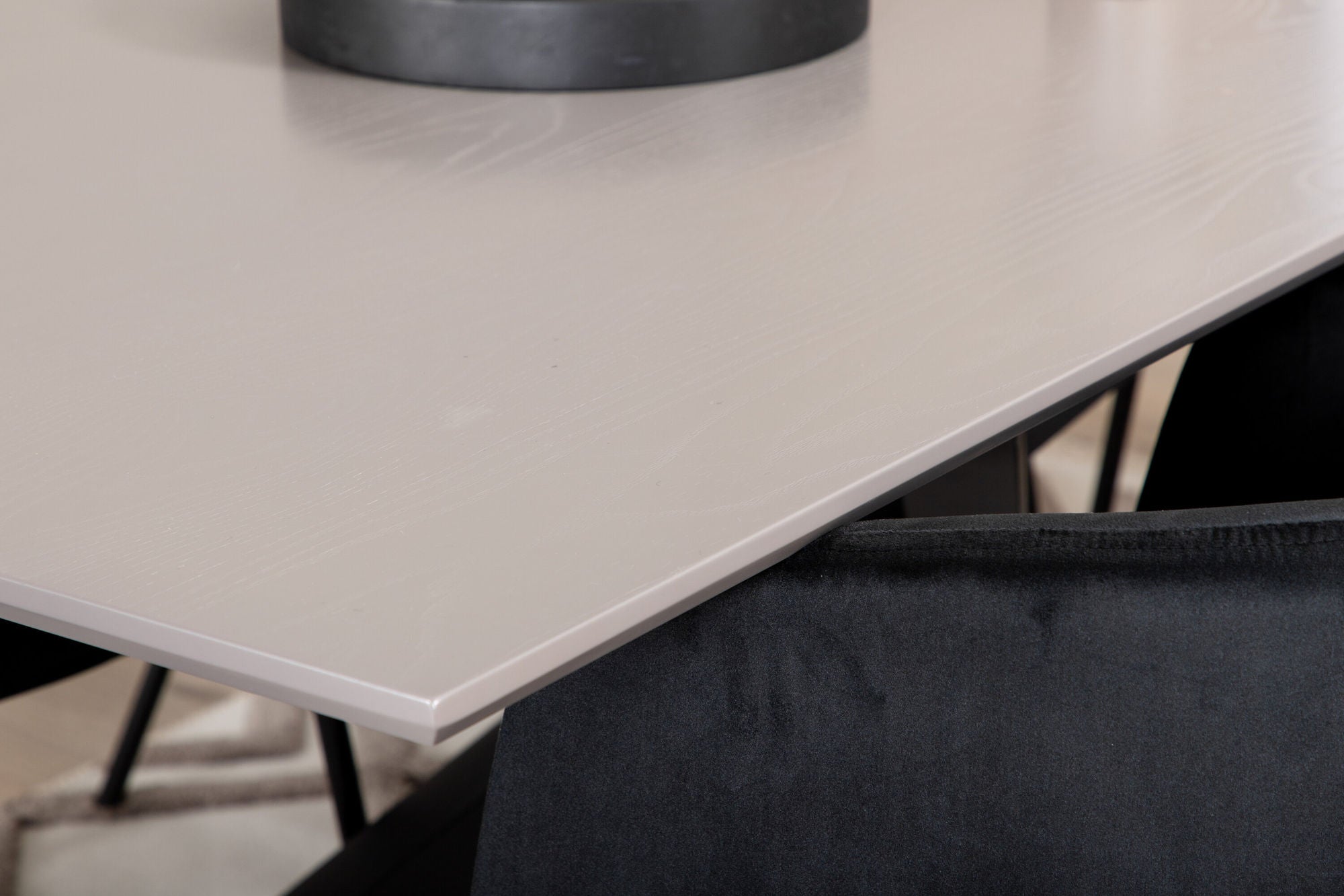 Venture Home Piazza spisebord , Black Grey Veneer+Berit stol , Black Black Velvet_6